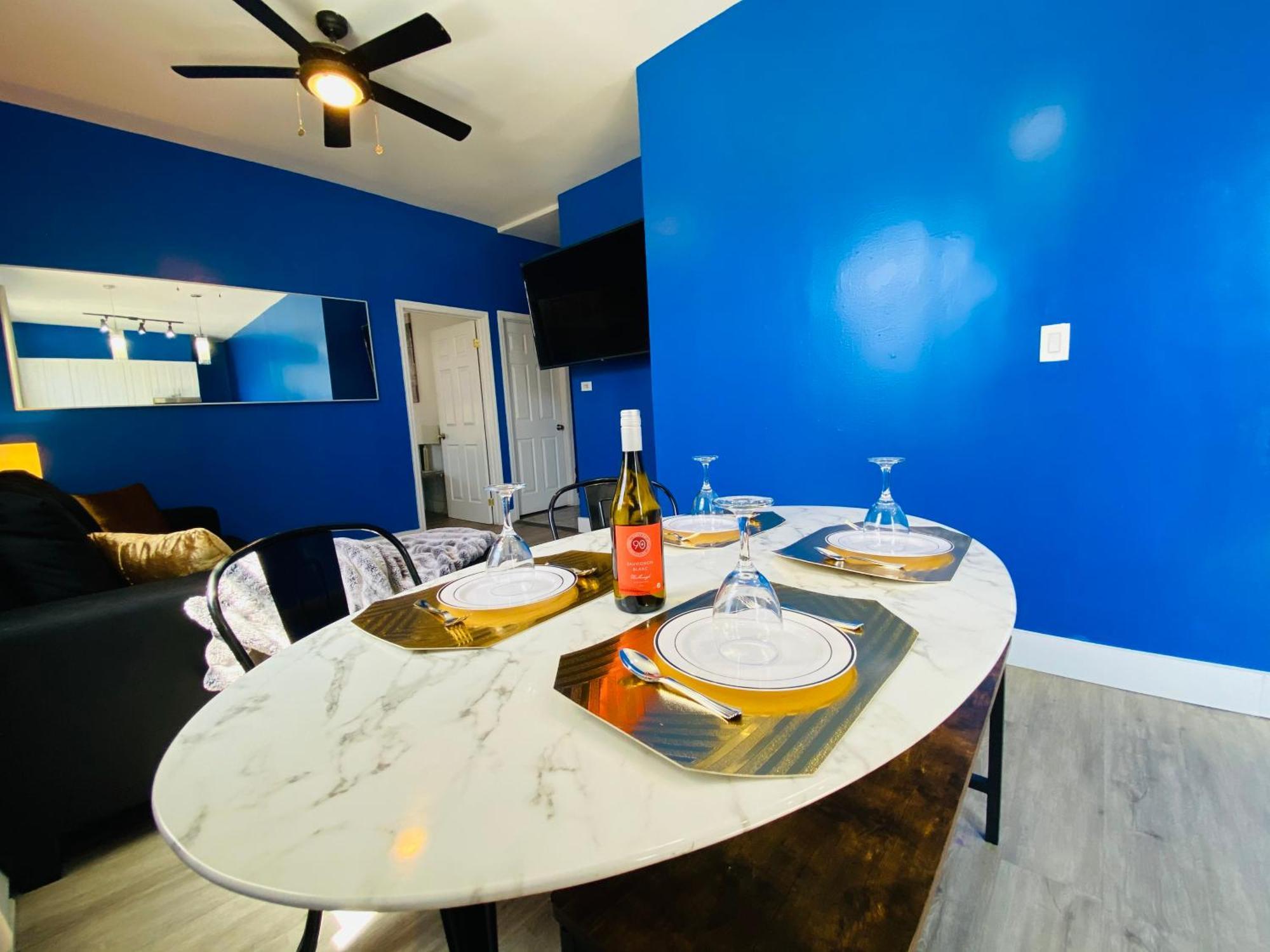 Azure Escape Apartment *