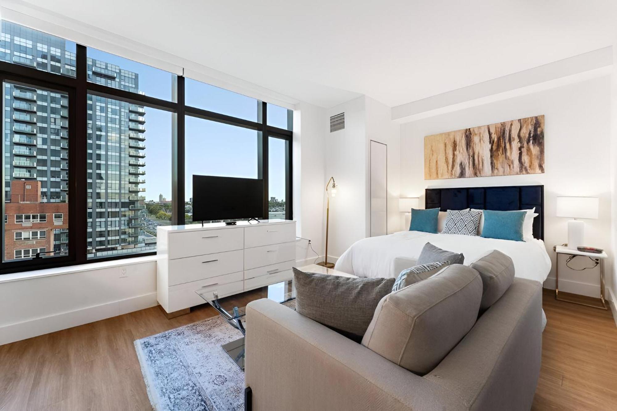 Luxury Meets Comfort Upscale In Brooklyn Apartment