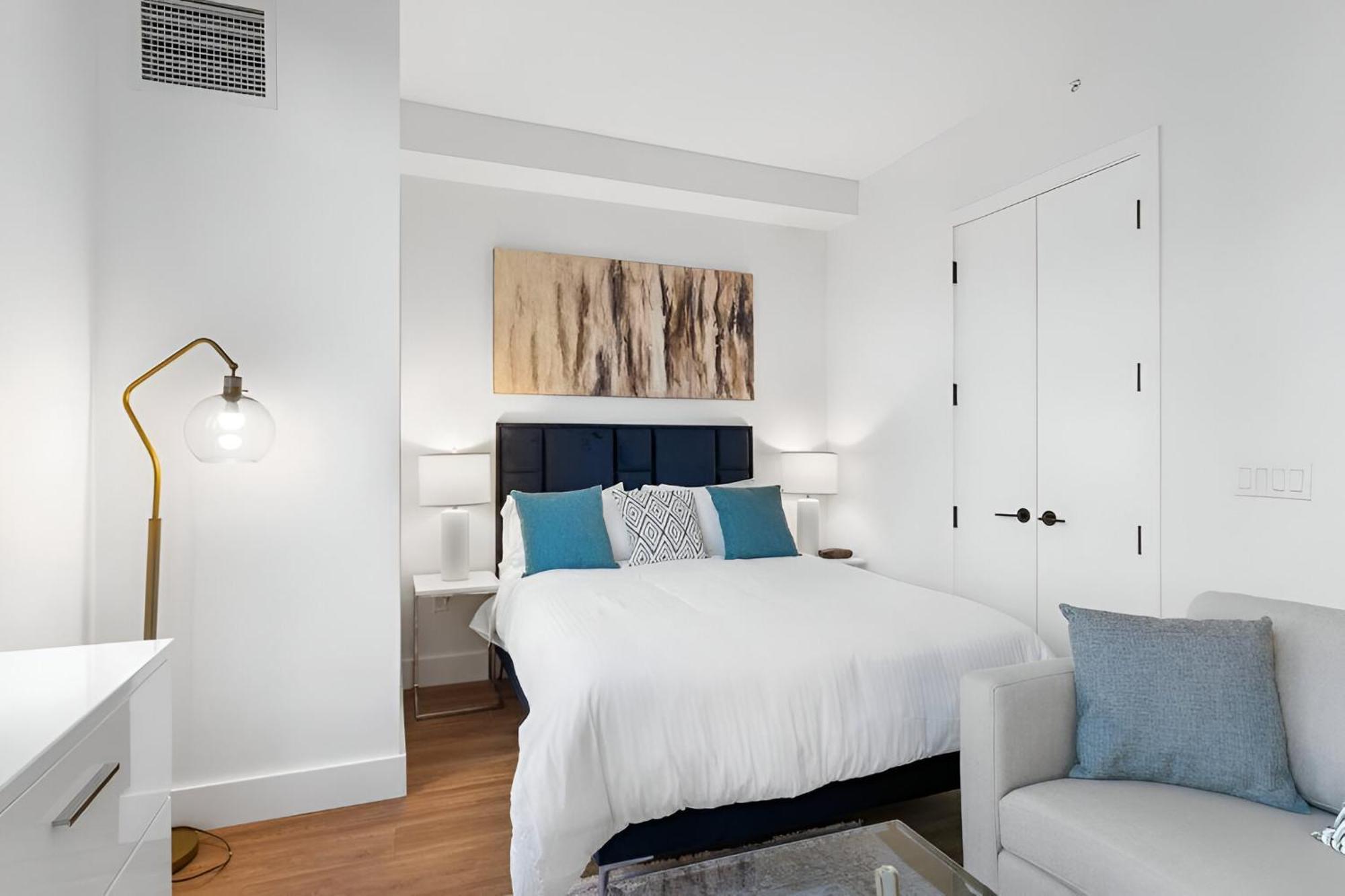 Apartment Luxury Meets Comfort Upscale In Brooklyn *