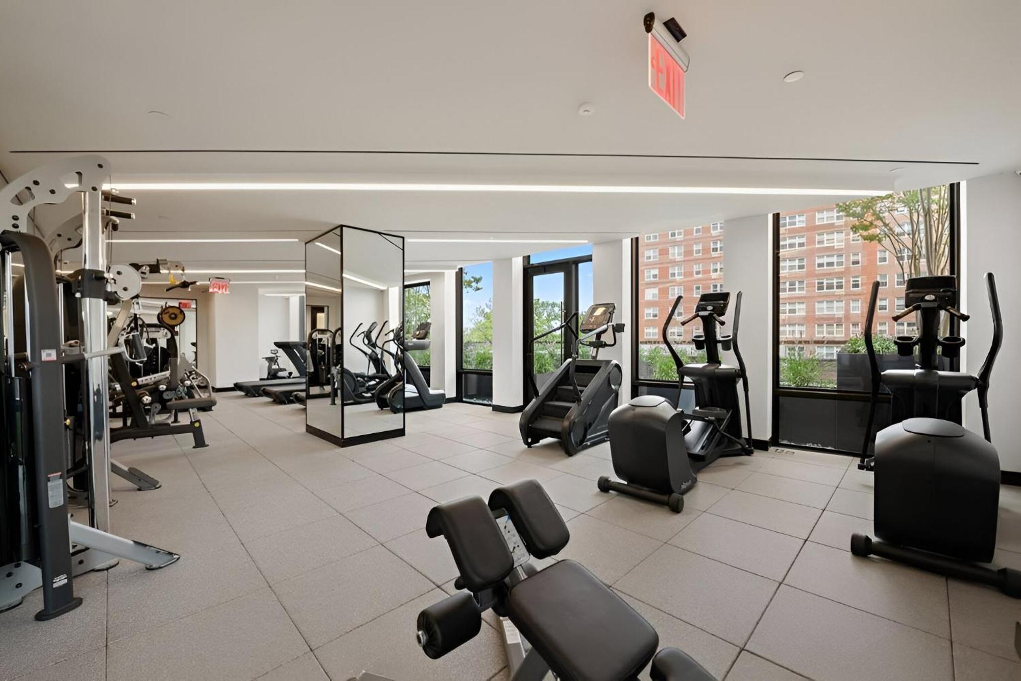 Brooklyn Serenity - Luxe Comfort With Amenities Apartment