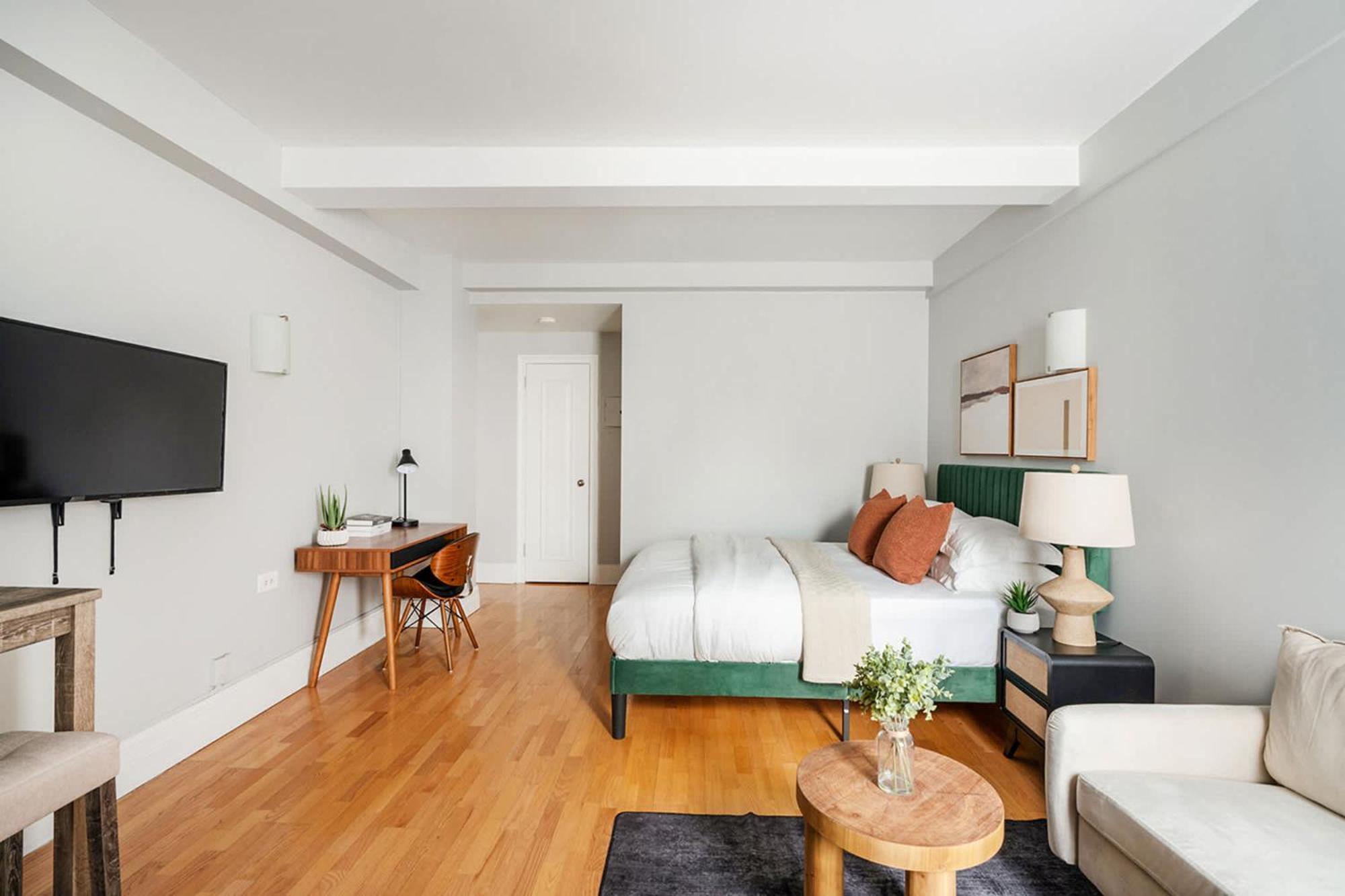 73-812 New Uws Doorman Gym Apartment