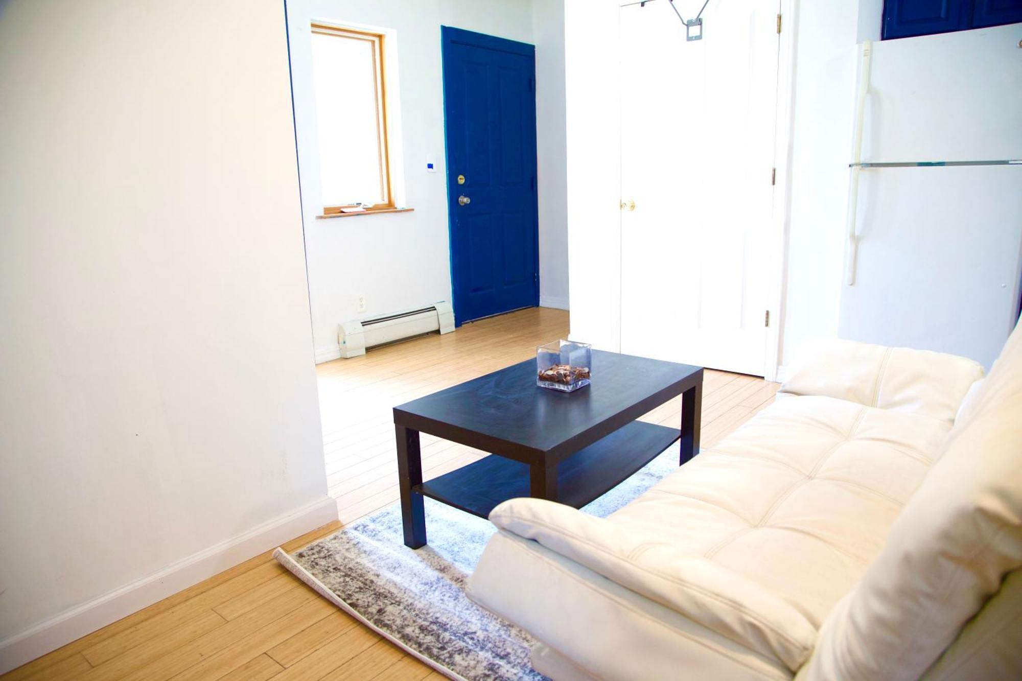Brightonbeach2-comfy Room-close Ocean New York