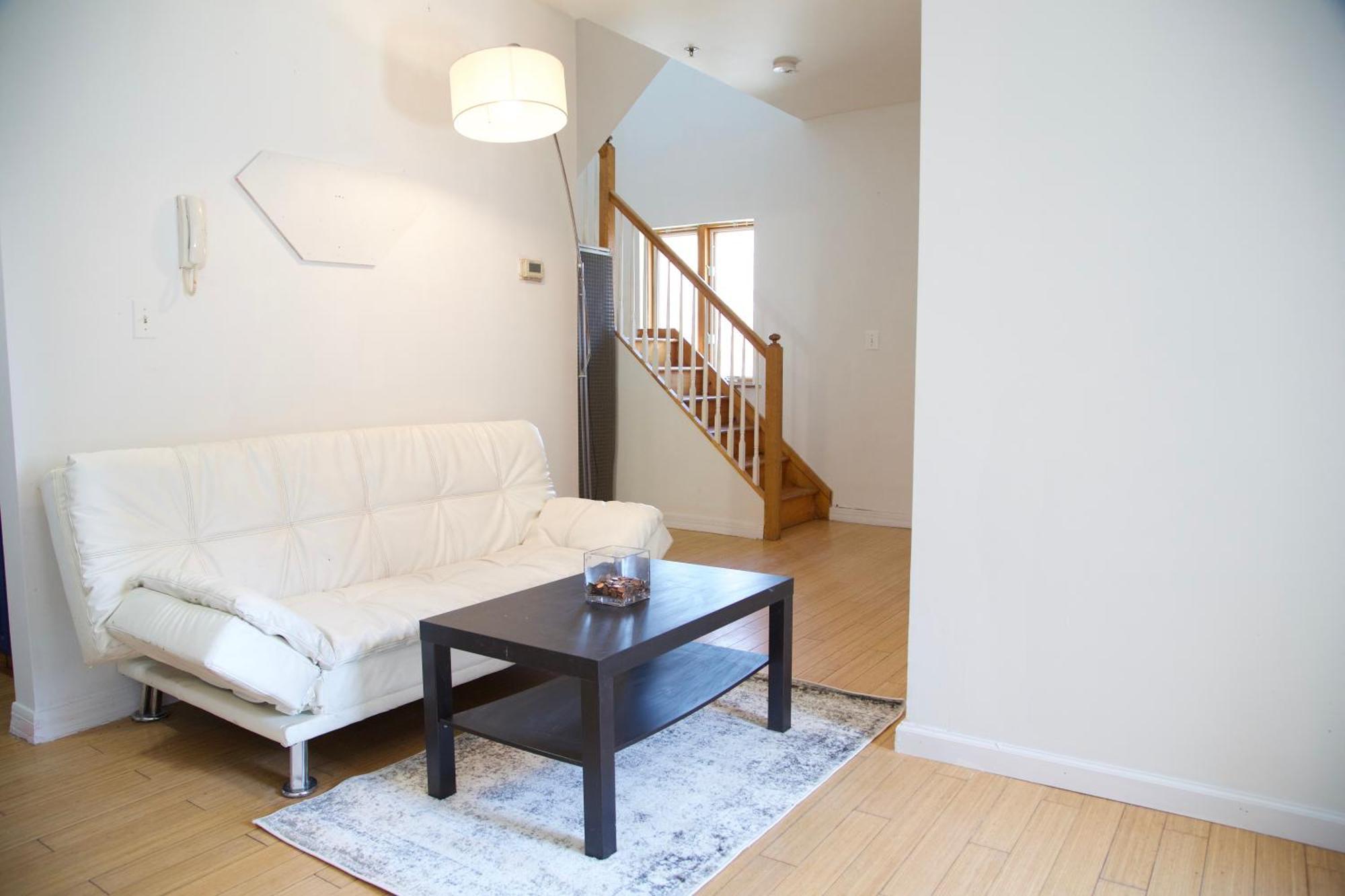Brightonbeach2-comfy Room-close Ocean