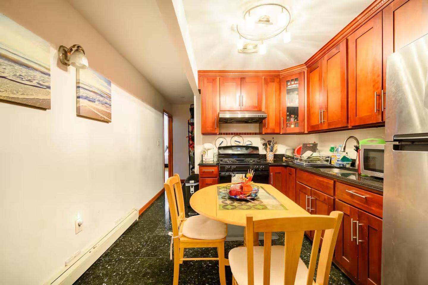 Large Private & Private Bathroom *