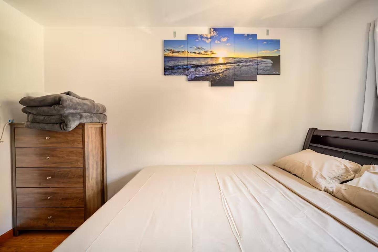 Large Private & Private Bathroom Homestay