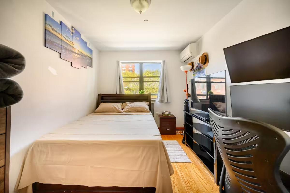 Large Private & Private Bathroom Homestay *