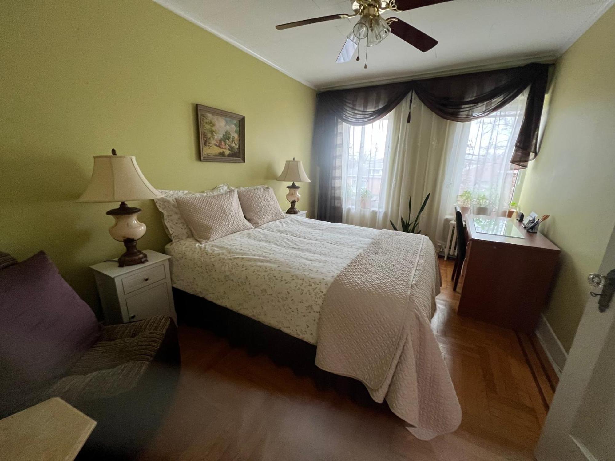 Comfort In Brooklyn - Shared With A Host House Spaces