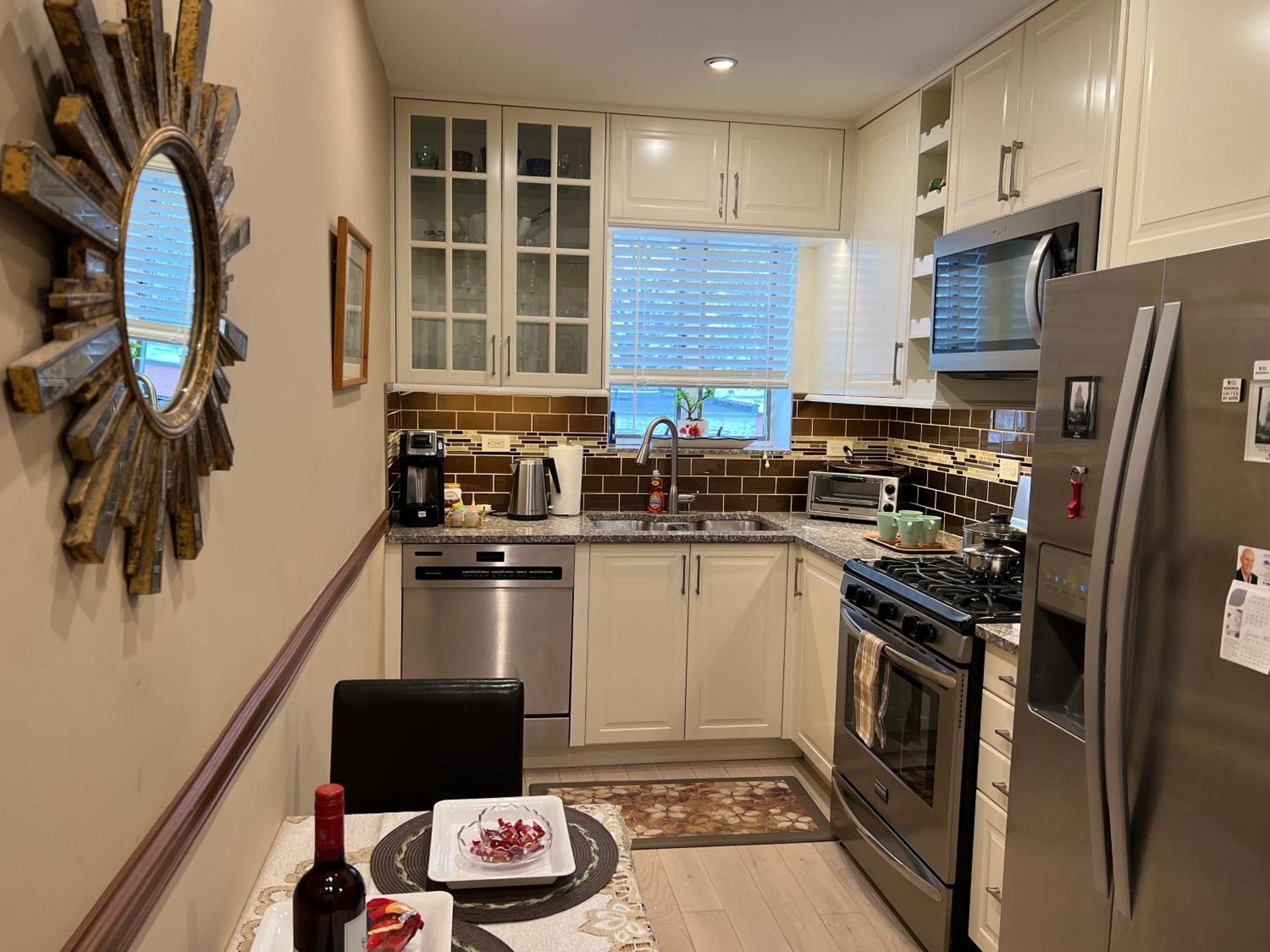 Homestay Comfort In Brooklyn - Shared With A Host House Spaces