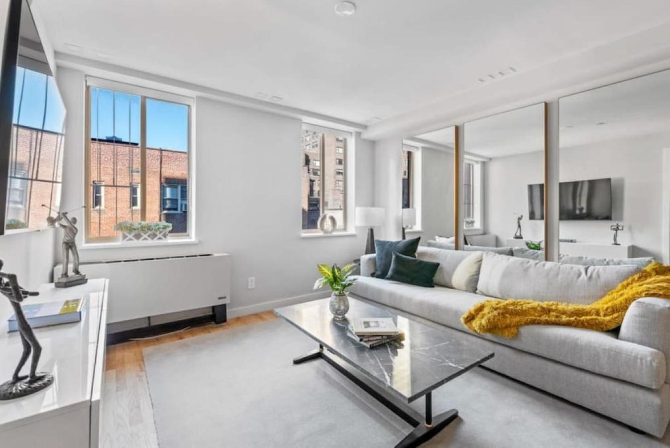 3br Penthouse With Massive Private Rooftop Apartment