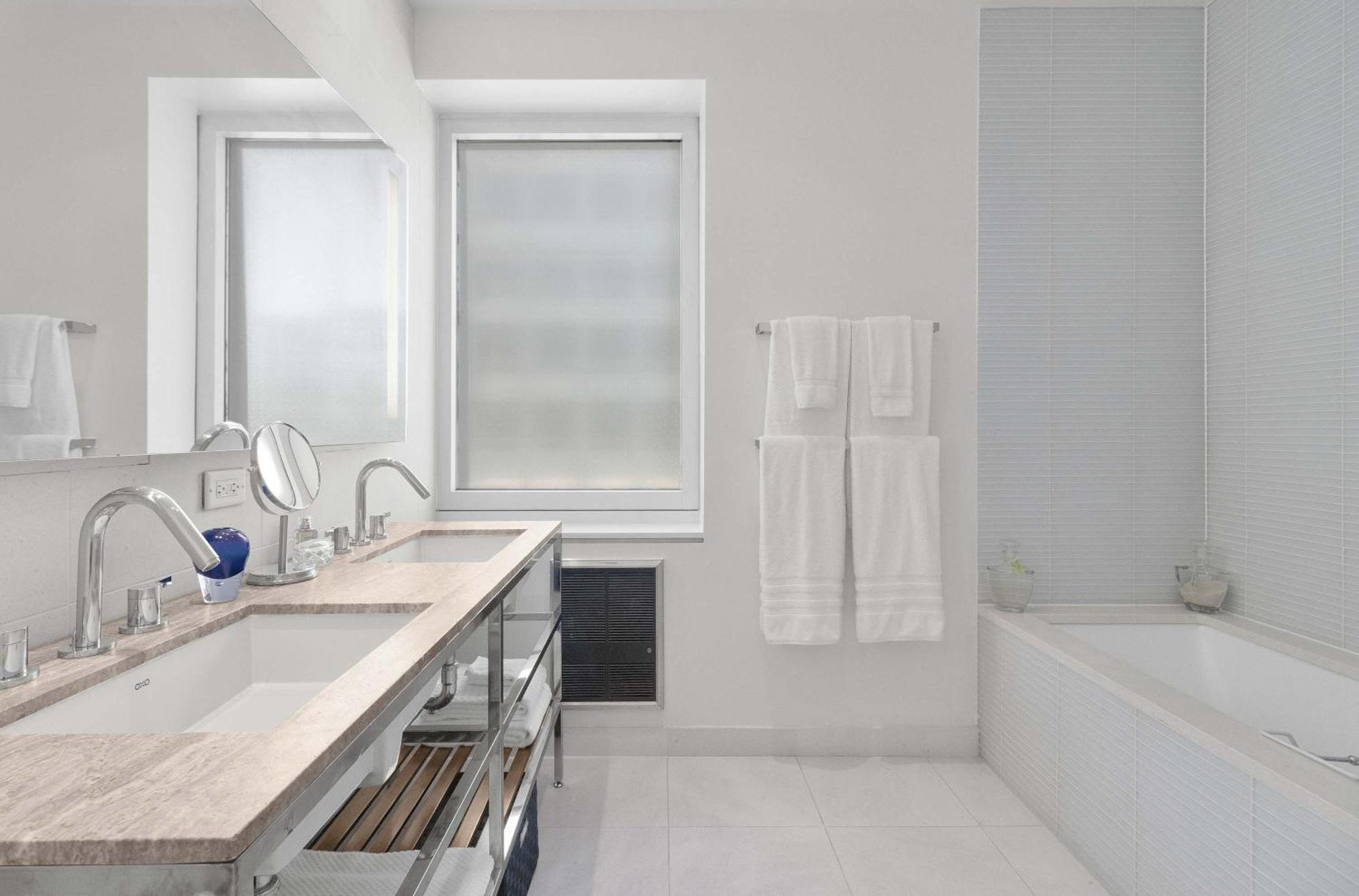 Heart Of Midtown West, Parking, Gym, Wd, Ac, Security Apartment