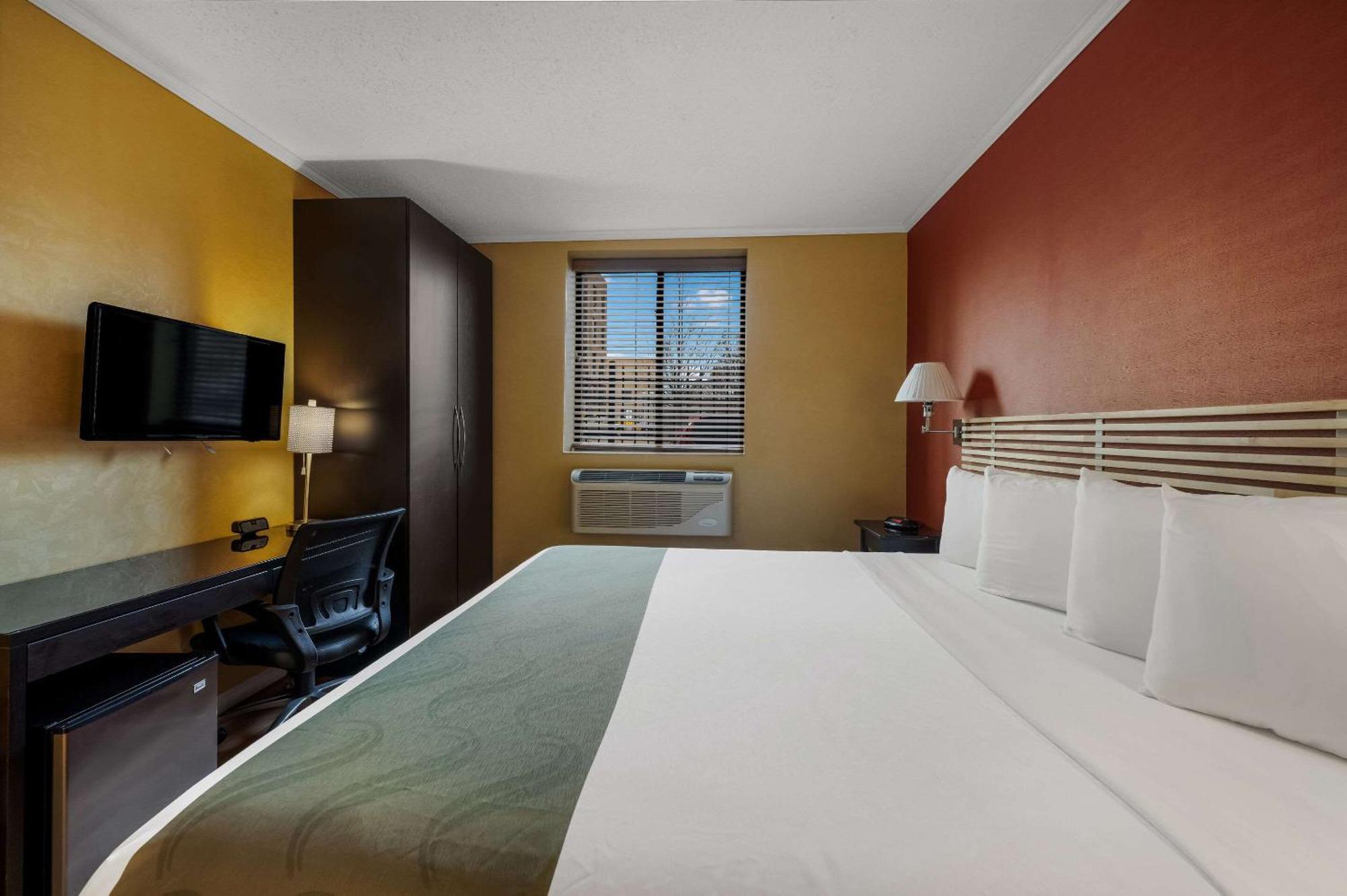 Hotel Quality Jfk Airport Rockaway Blvd 2*