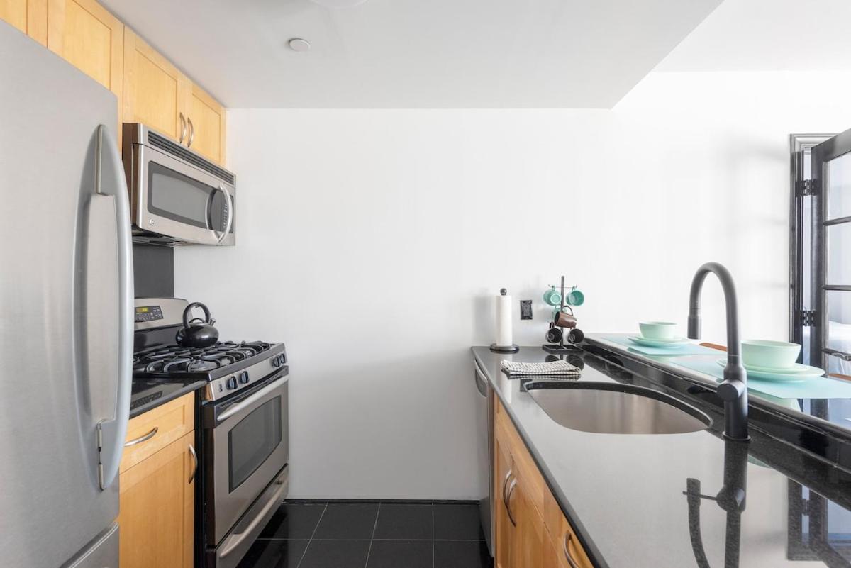 Apartment Stunning Nyc Views! Free Gym! Doorman! Terrace! New York
