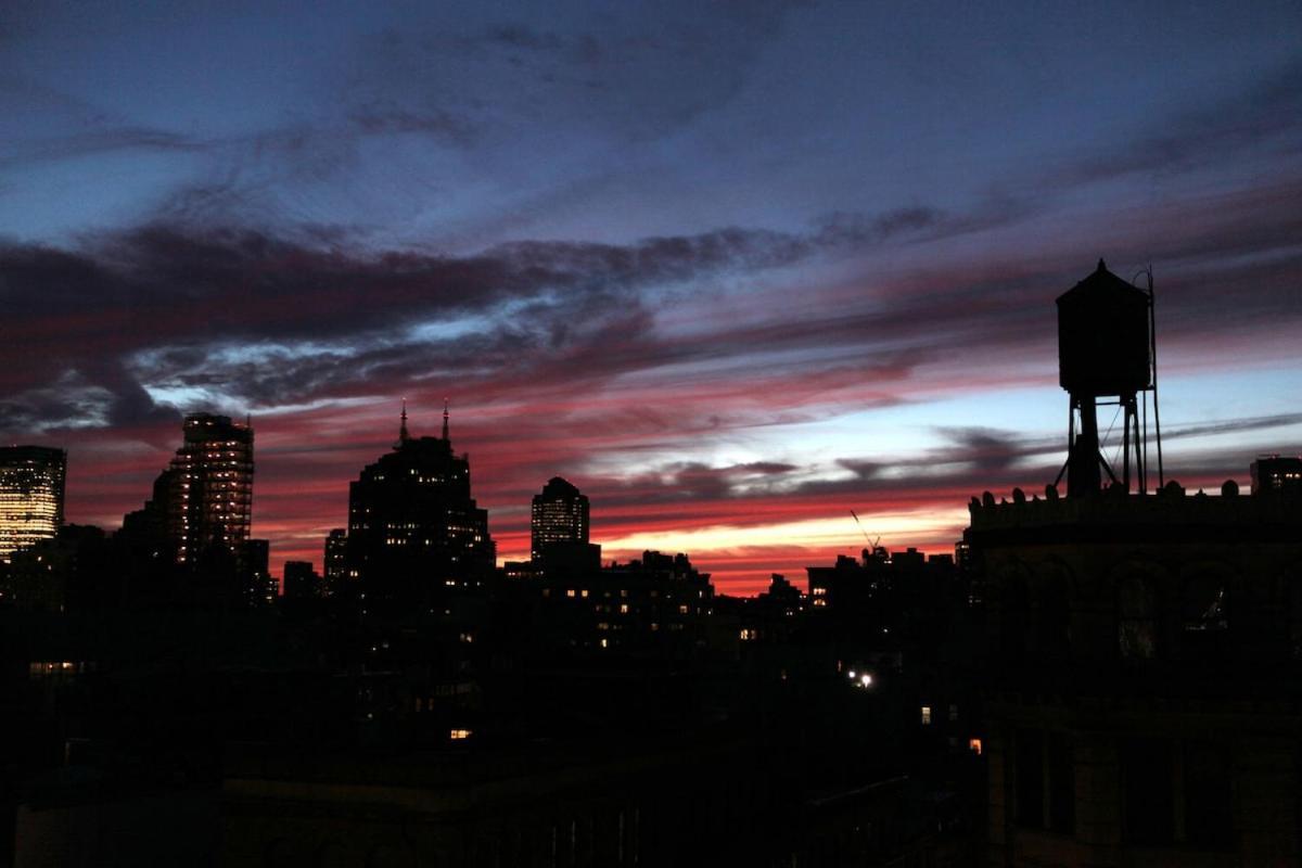 Stunning Nyc Views! Free Gym! Doorman! Terrace!