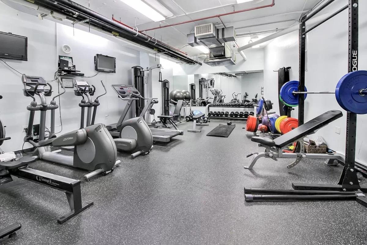 Stunning Nyc Views! Free Gym! Doorman! Terrace!