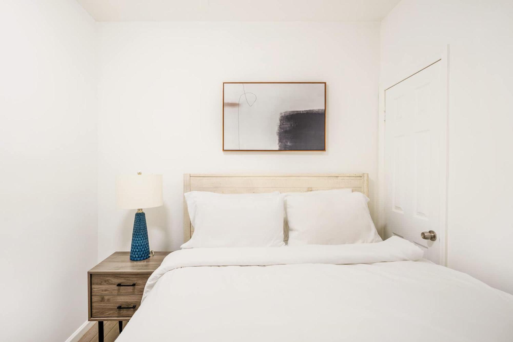 428-2e Newly Furnished 2br New York