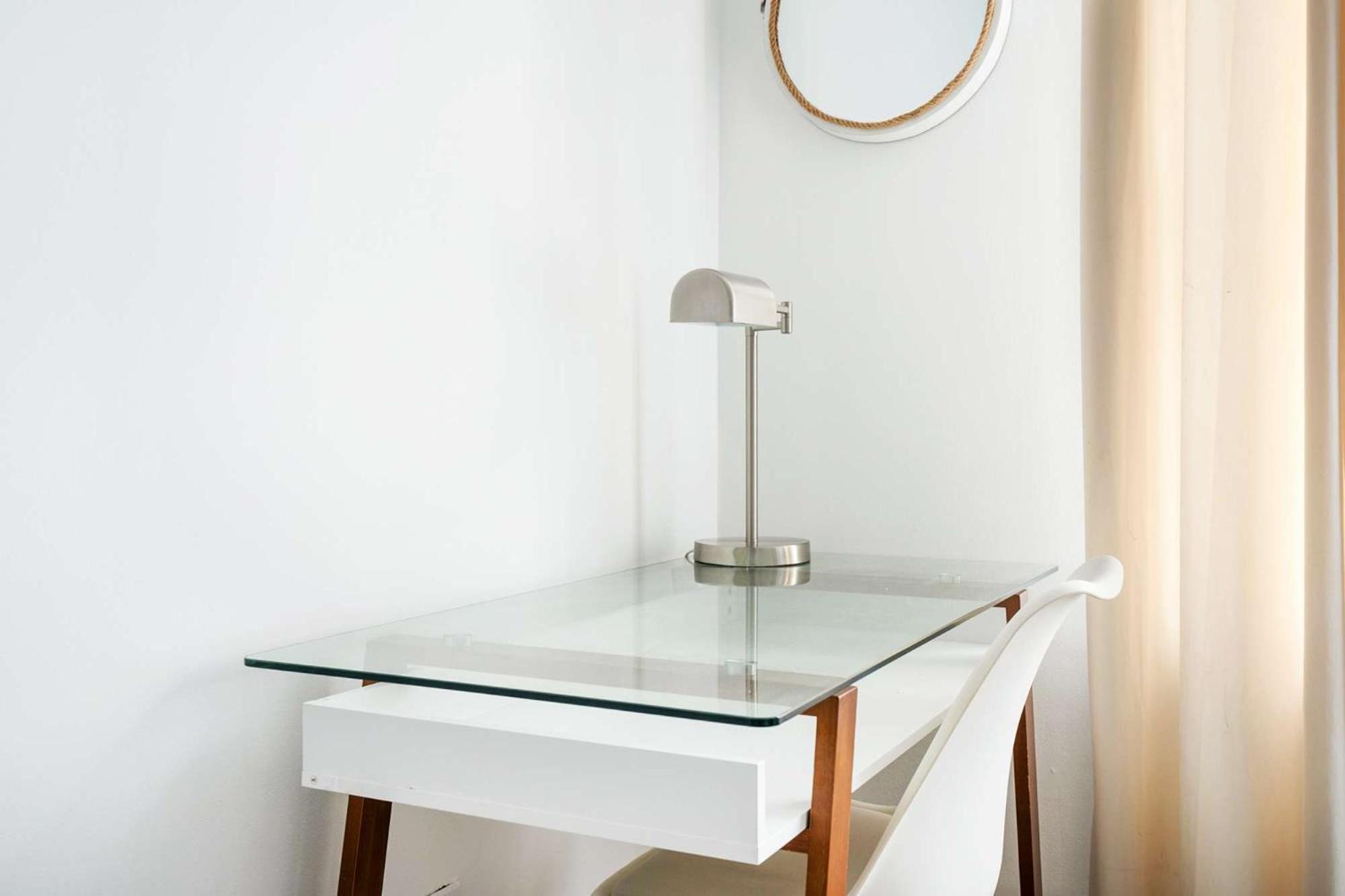 428-2e Newly Furnished 2br Apartment