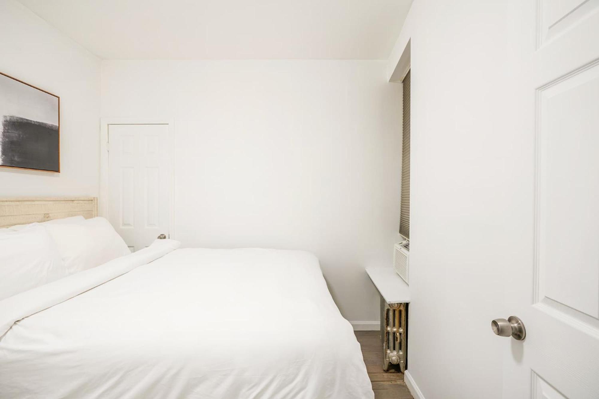 428-2e Newly Furnished 2br Apartment *