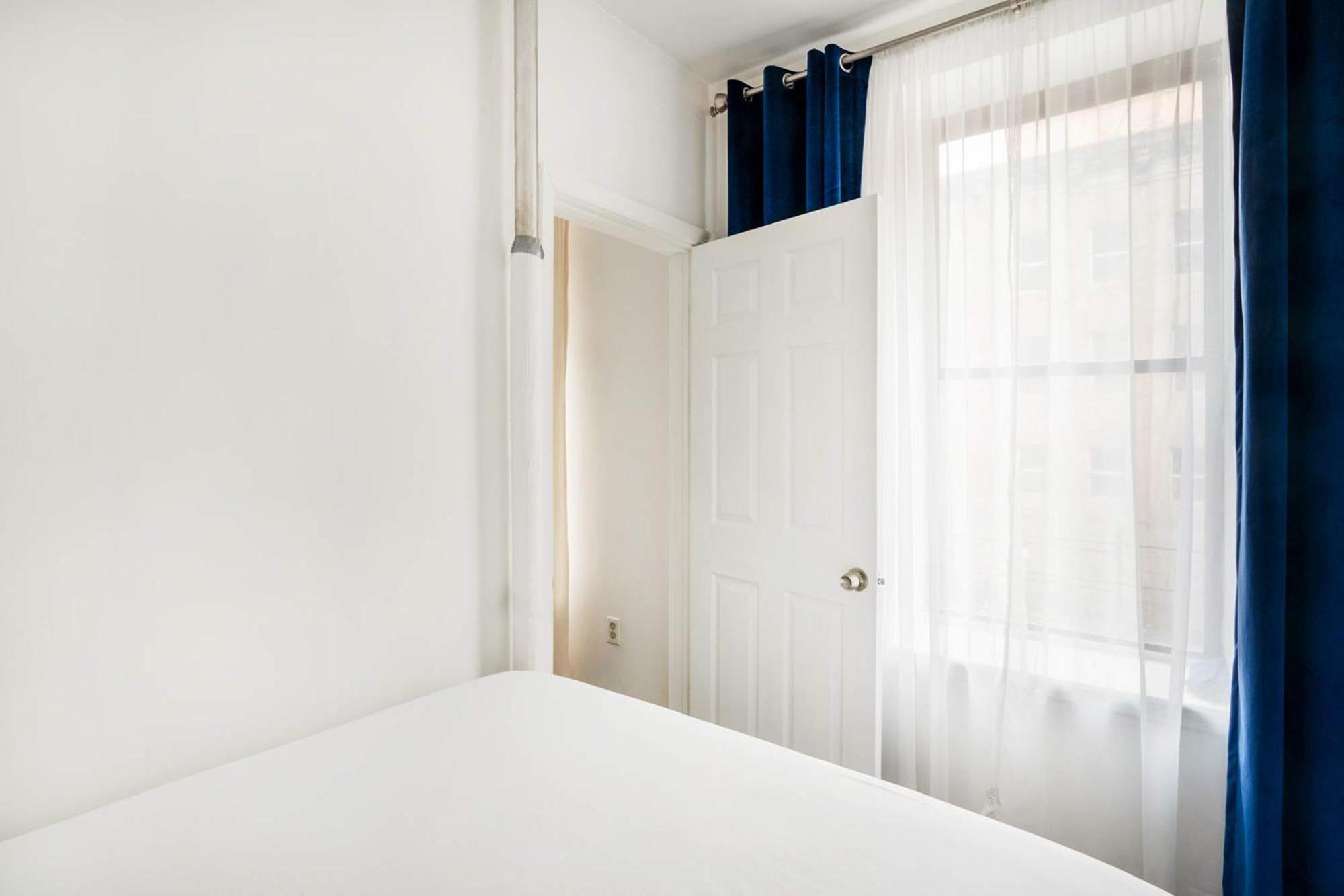 428-2e Newly Furnished 2br * New York