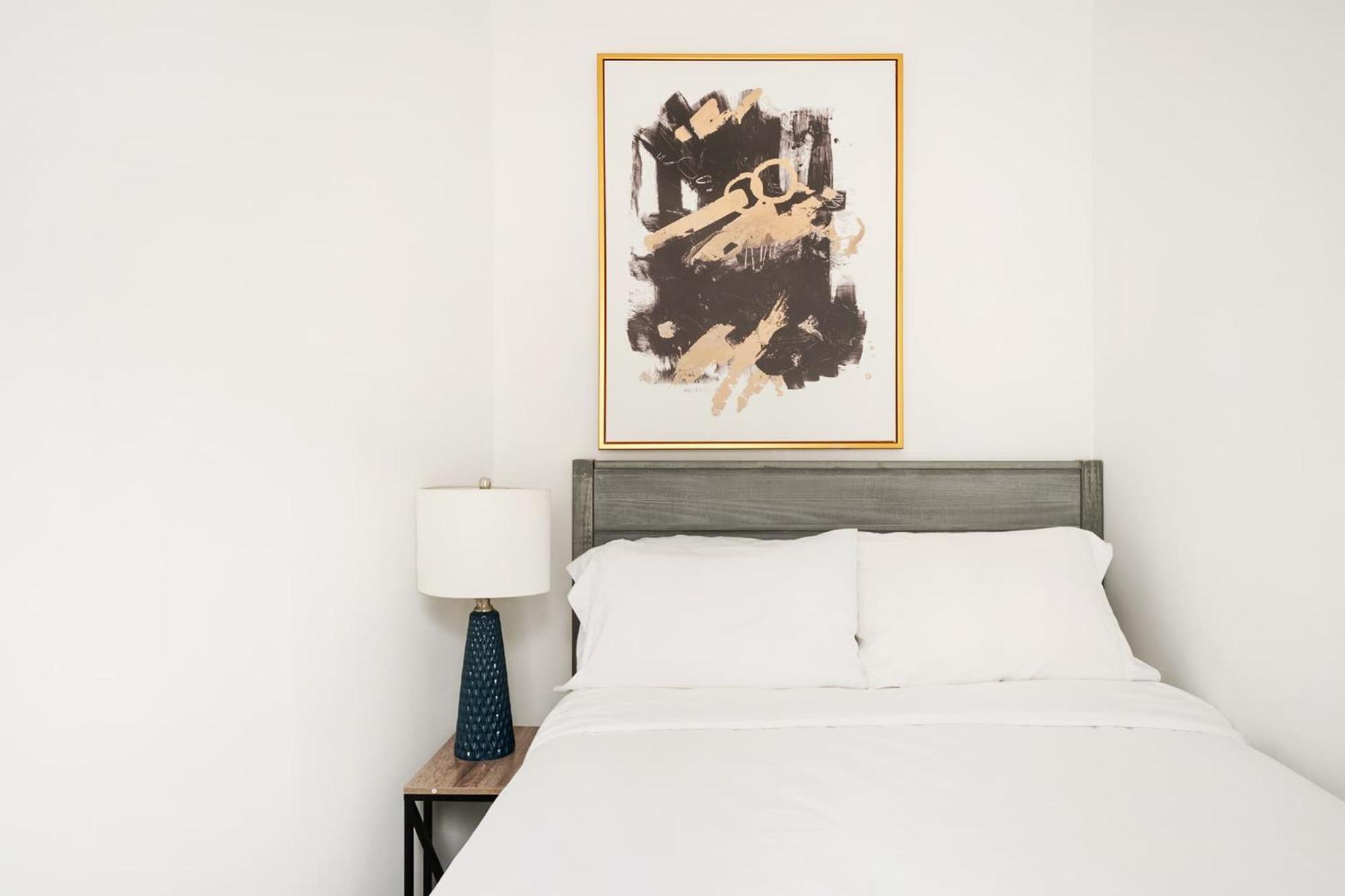 Apartment 428-2e Newly Furnished 2br