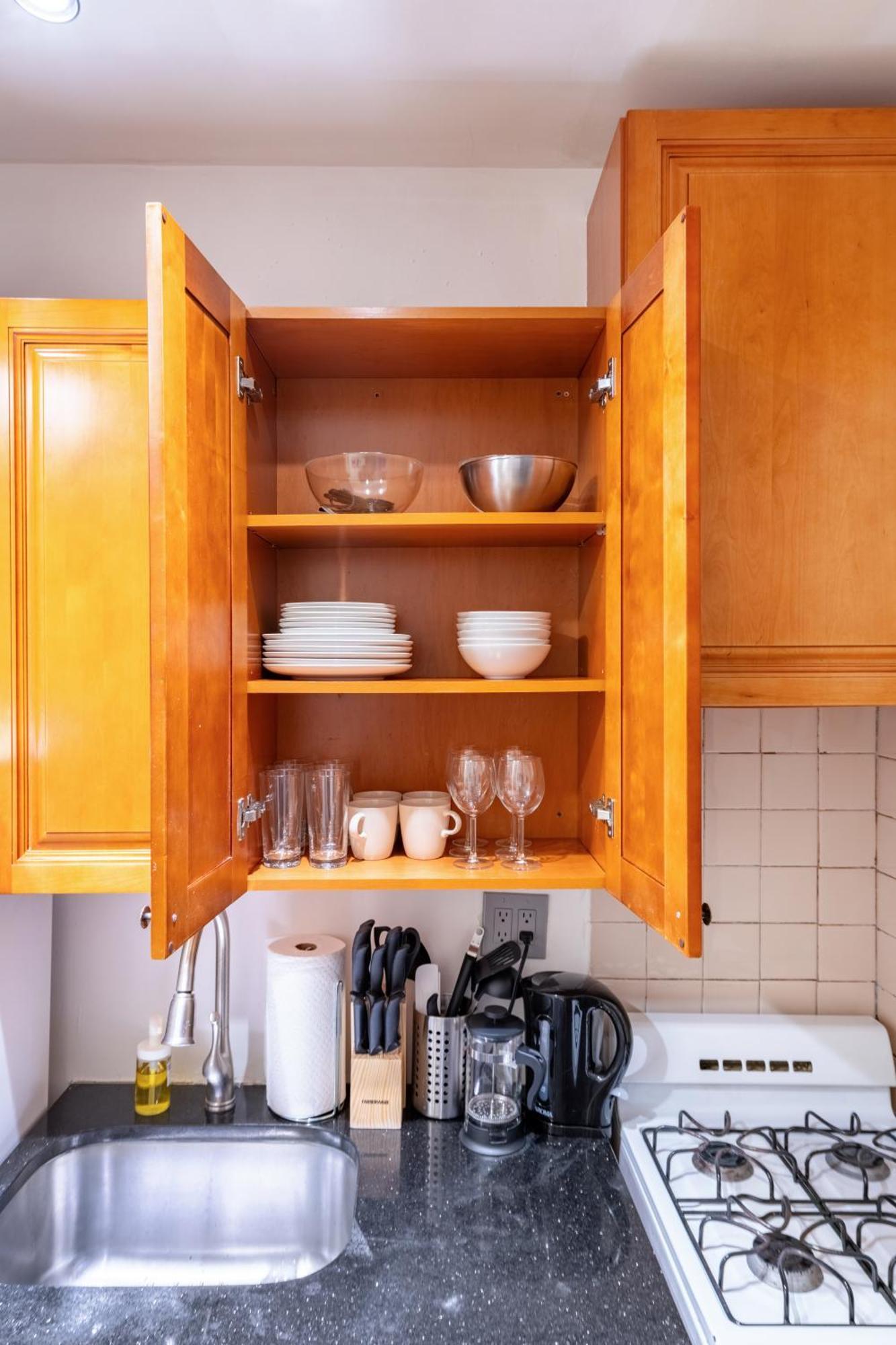 Charming 2 Bd Unit In Manhattan Apartment New York