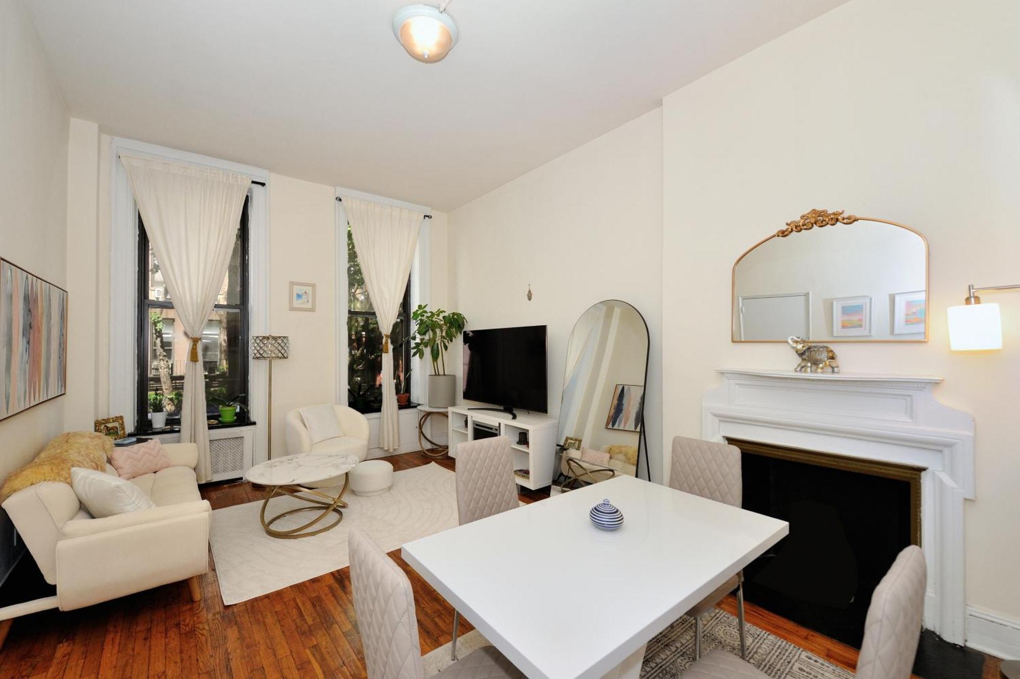 1 Bedroom1bath Furnished In Midtown East Apartment