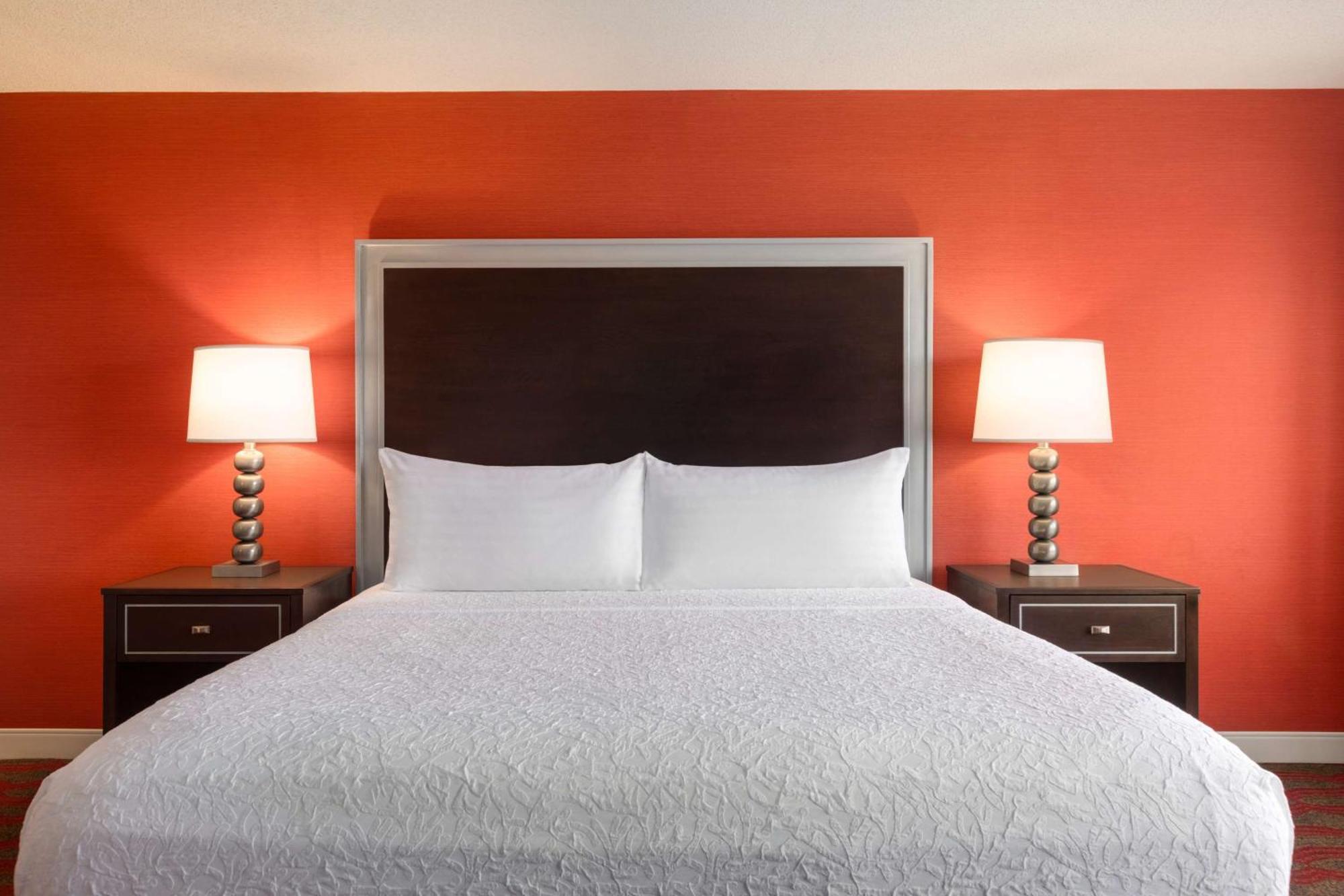 Laguardia Plaza Hotel 3*
