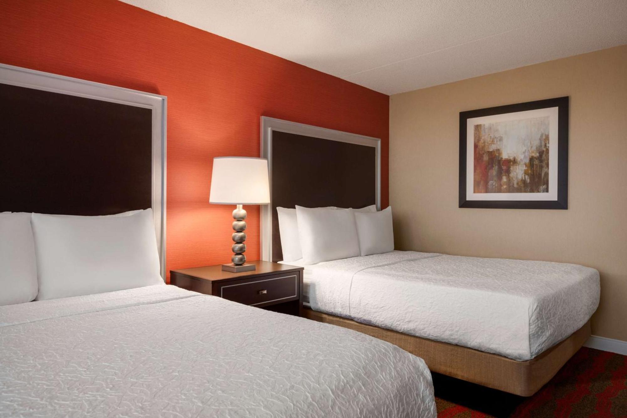 Laguardia Plaza 3*
