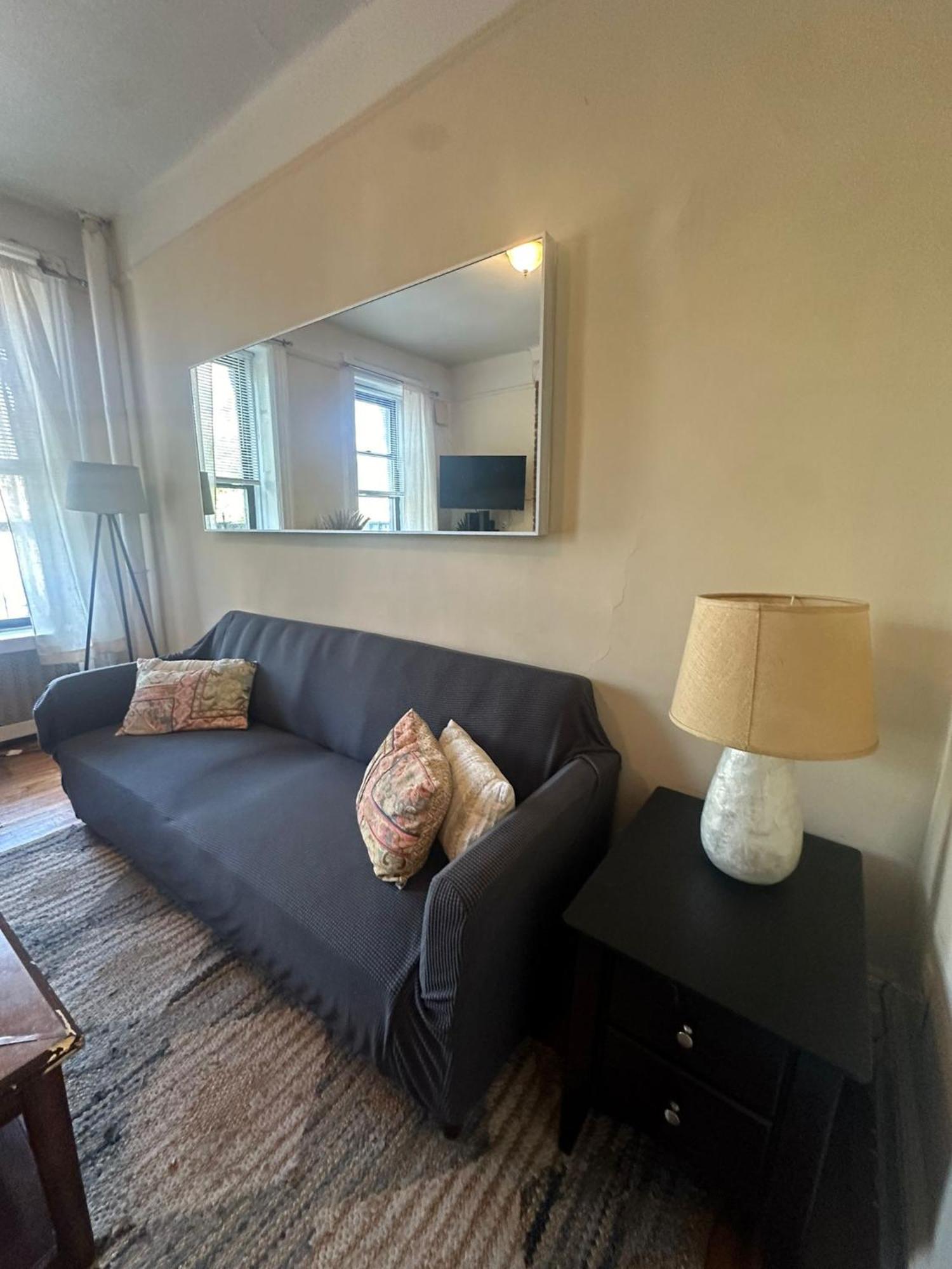 1 Bedroom Cozy Unit In Columbus Ave Apartment *