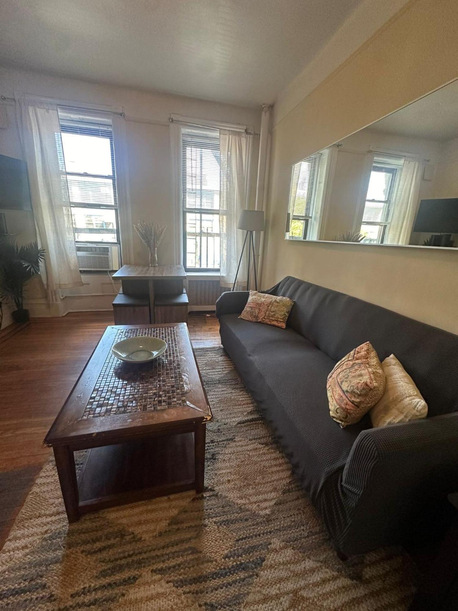 1 Bedroom Cozy Unit In Columbus Ave New York