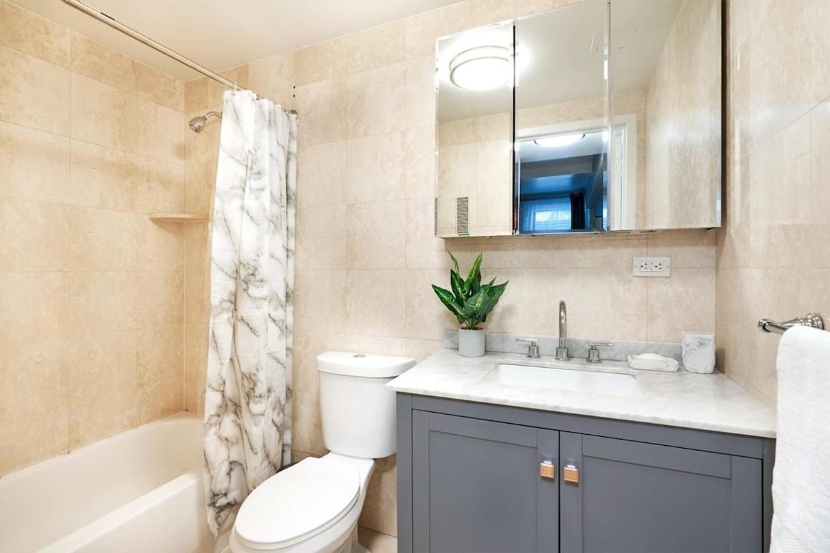 73-208 New 2br 2bath Uws Doorman Gym New York