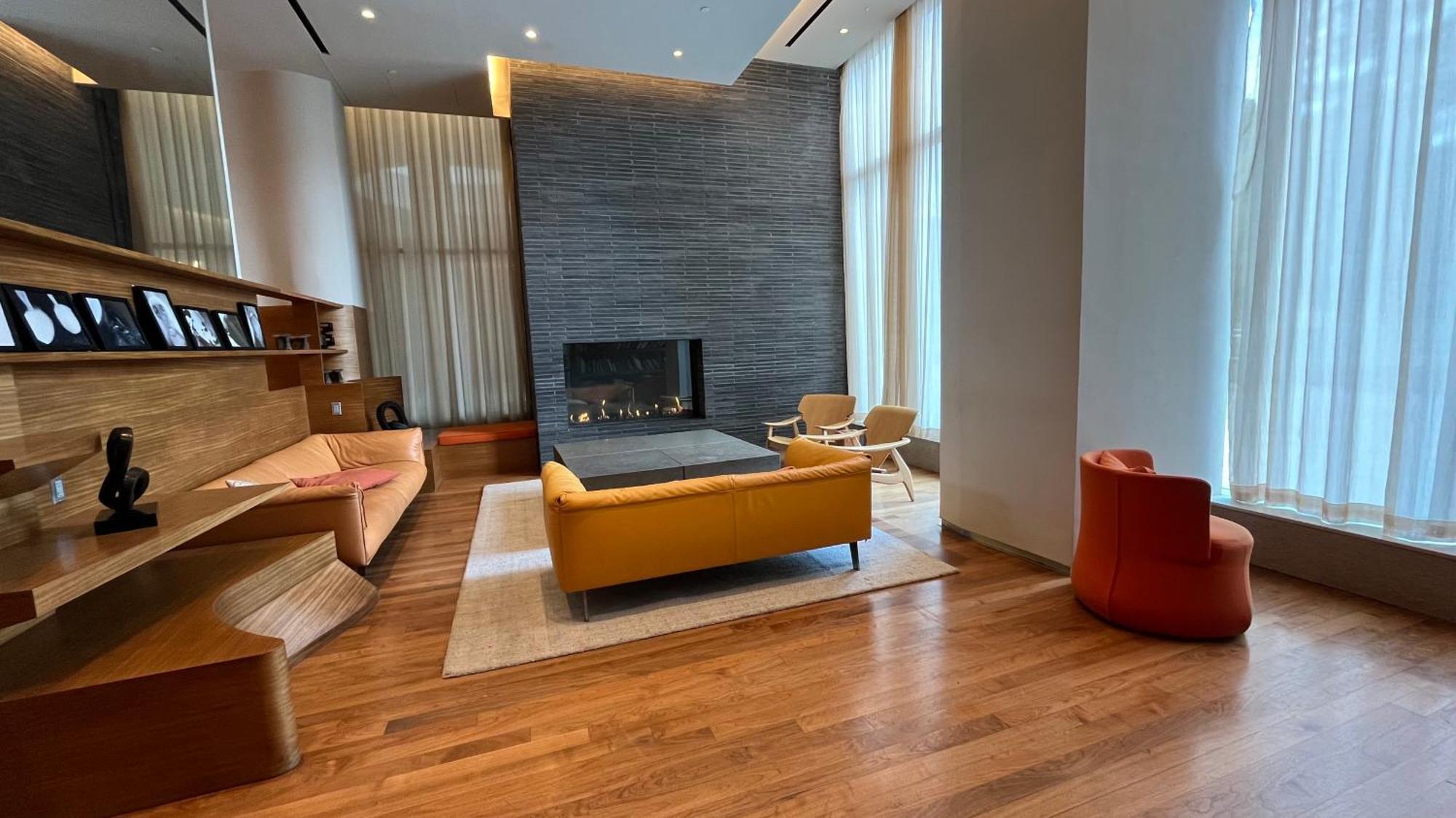 Luxury 2 Bedrooms 2 Bathrooms Corner Breathtaking Views Modern Retreat Apartment