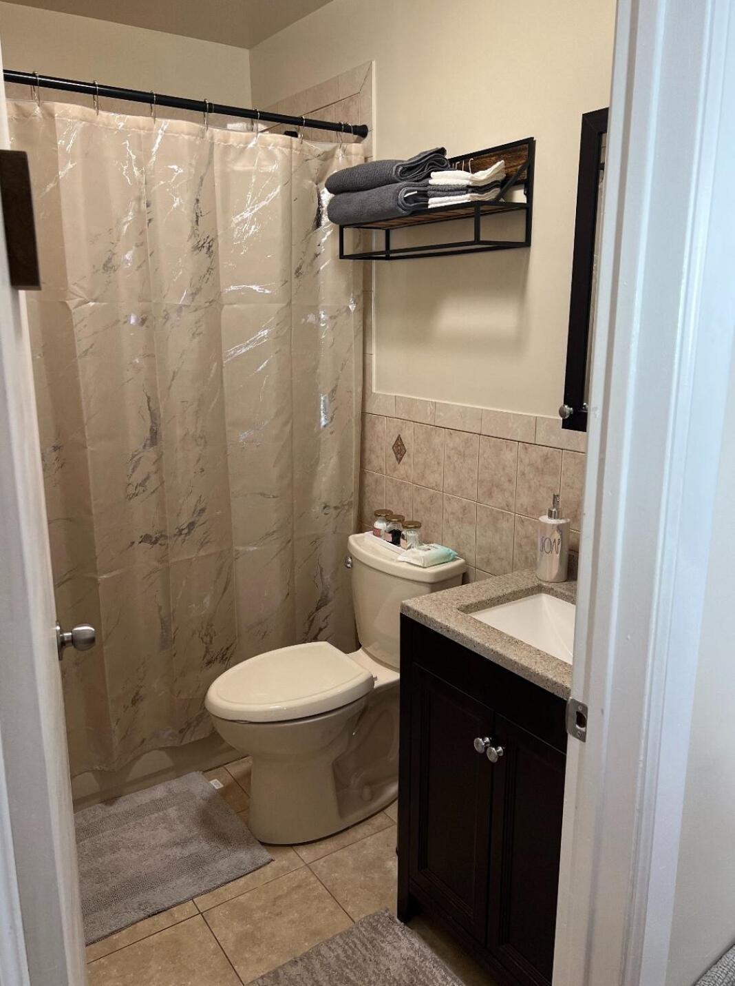 Chic Modern Bedroom 5 Mins From Jfk Homestay New York