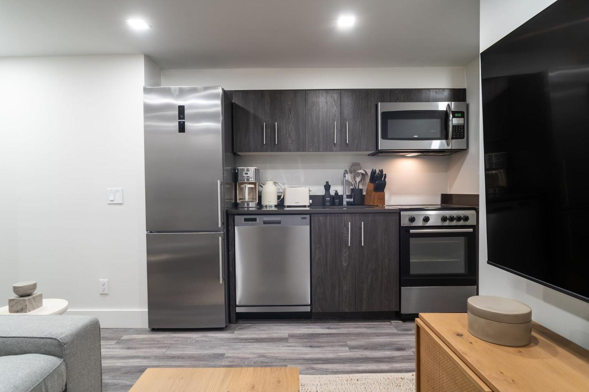 Lower East Side Gem 3br Near Williamsburg Bridge *