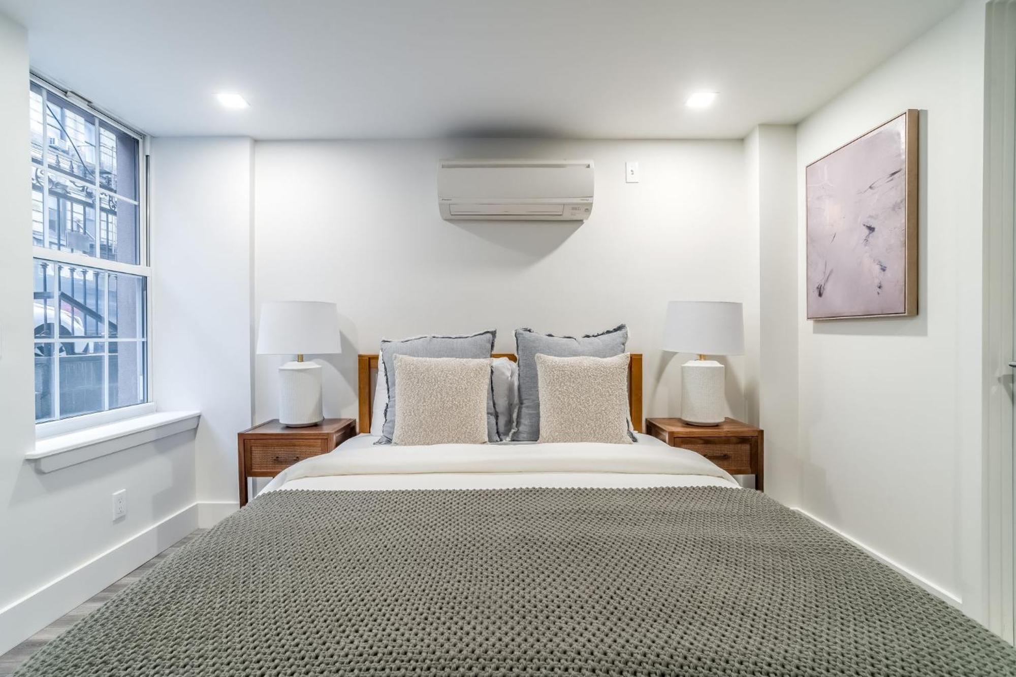 Lower East Side Gem 3br Near Williamsburg Bridge *