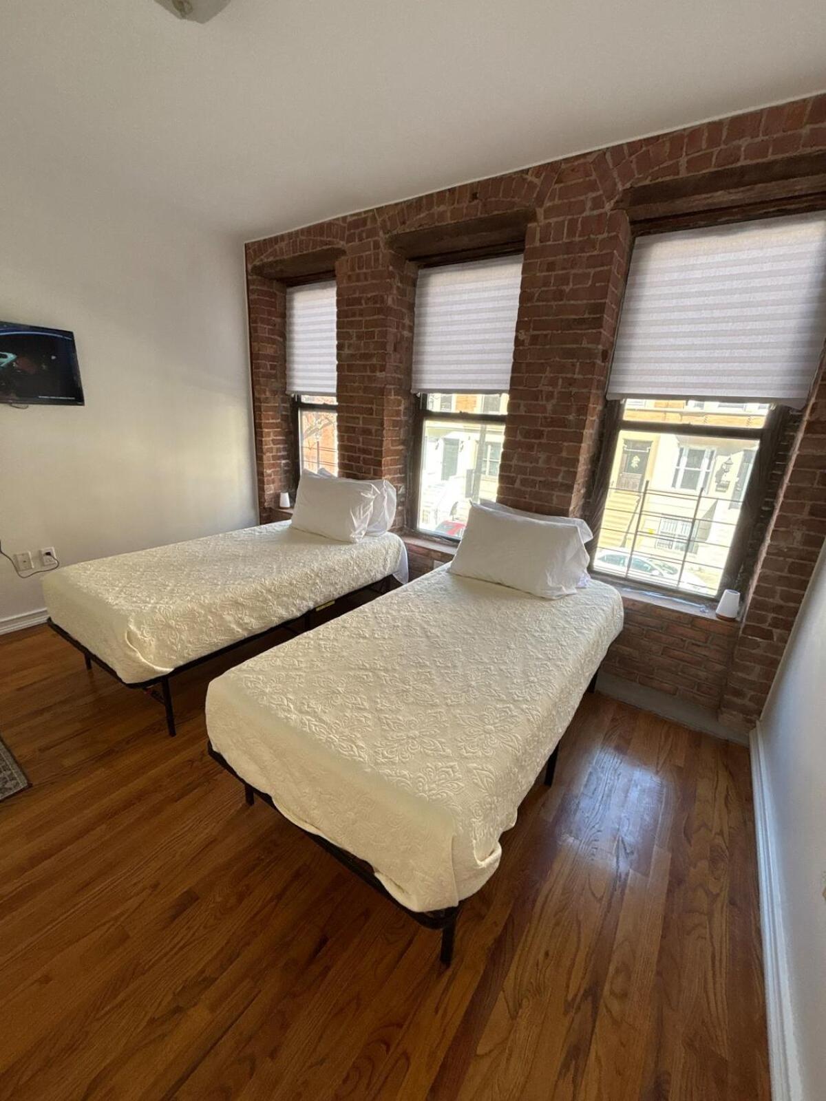 Harlem House Guest house *