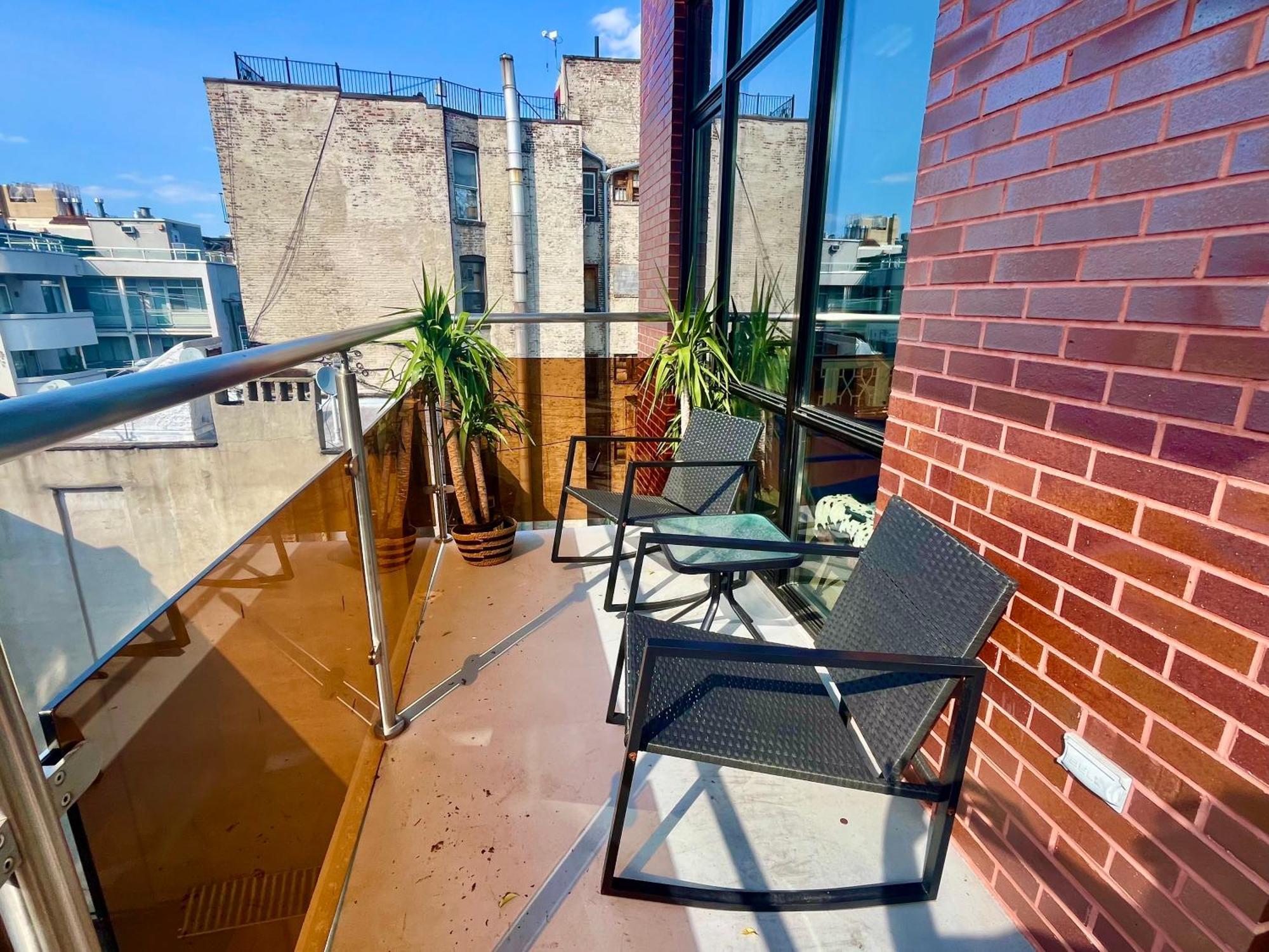 Luxury In Little Italy Private Balcony