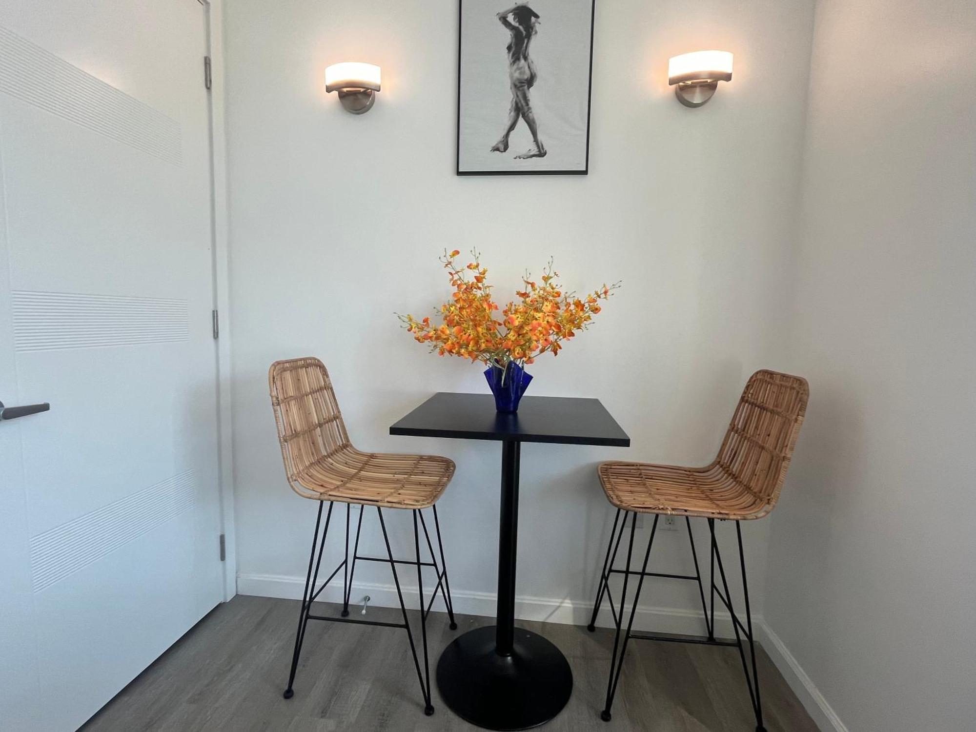 Luxury In Little Italy Private Balcony New York
