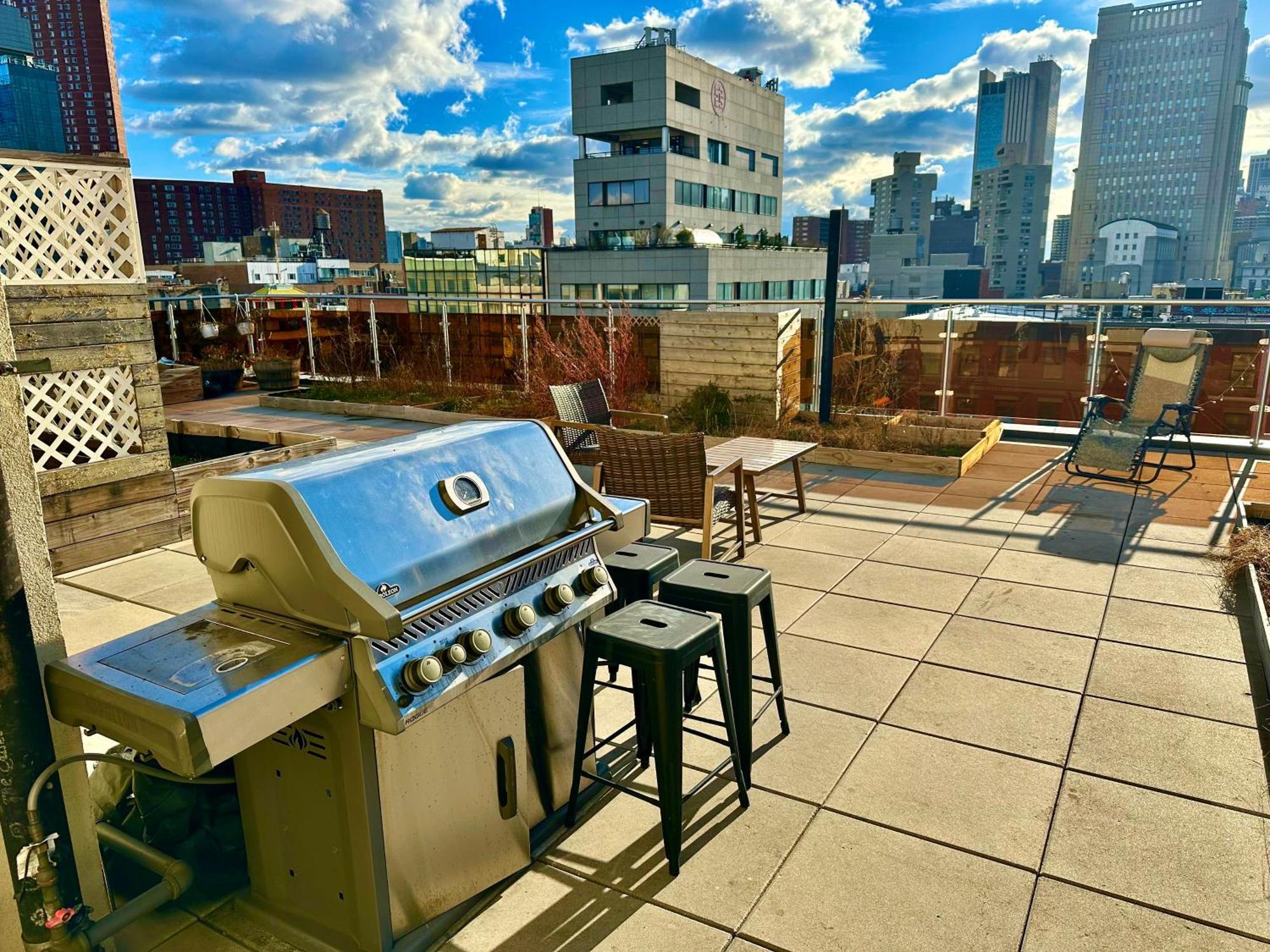 Luxury In Little Italy Private Balcony Apartment
