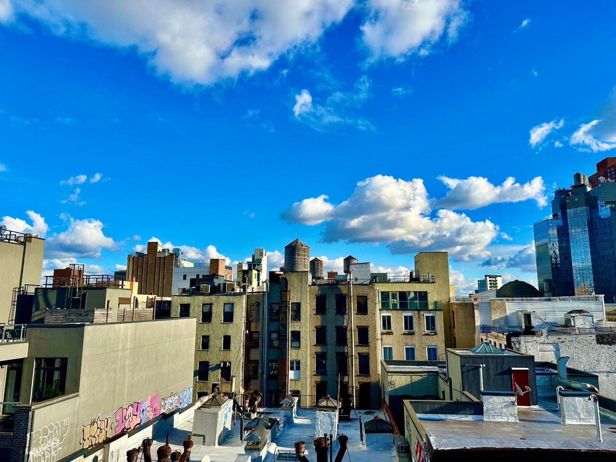 Luxury In Little Italy Private Balcony Apartment