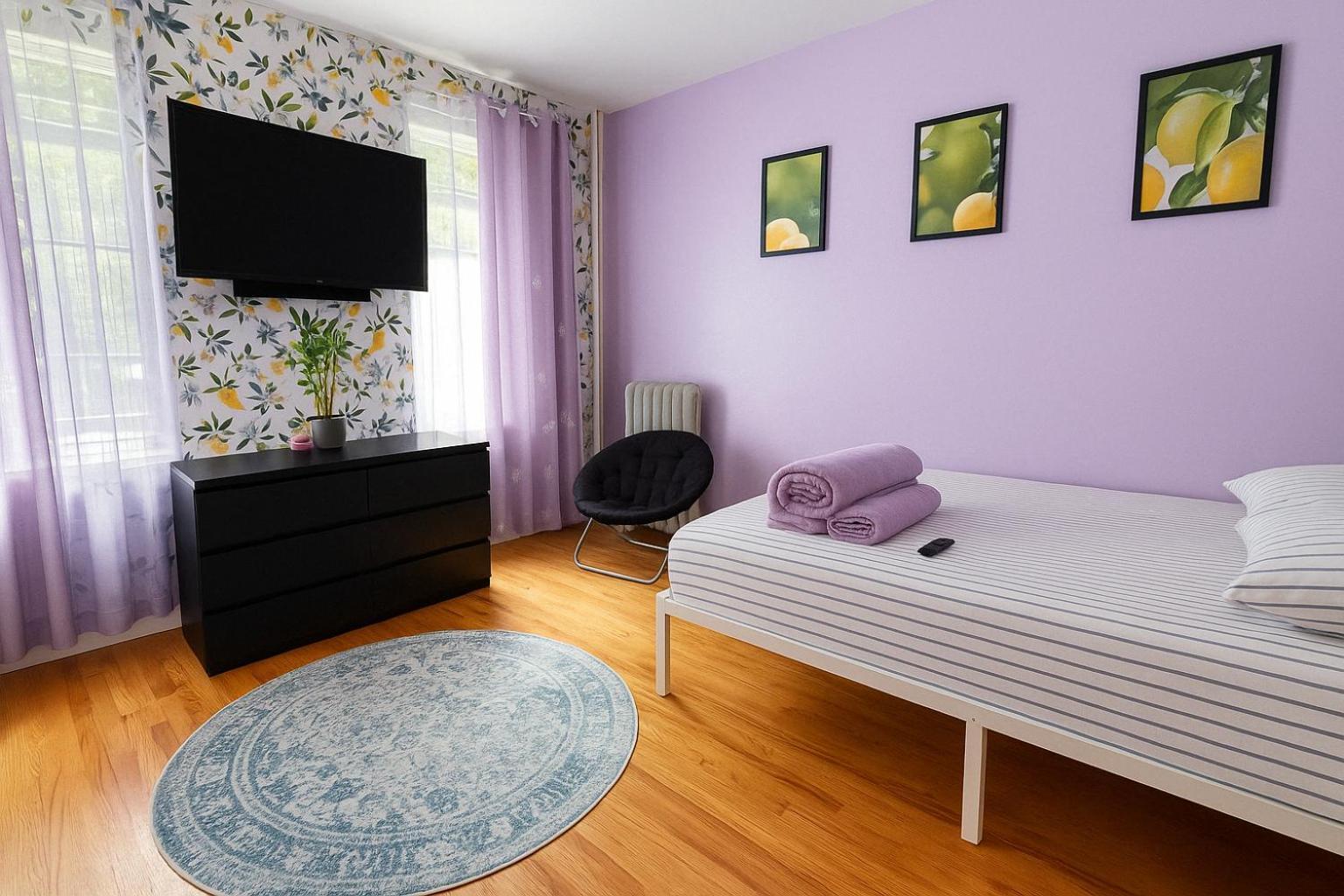 Lavender Queen Room Bright & Peaceful Stay In Central Harlem Apartment *