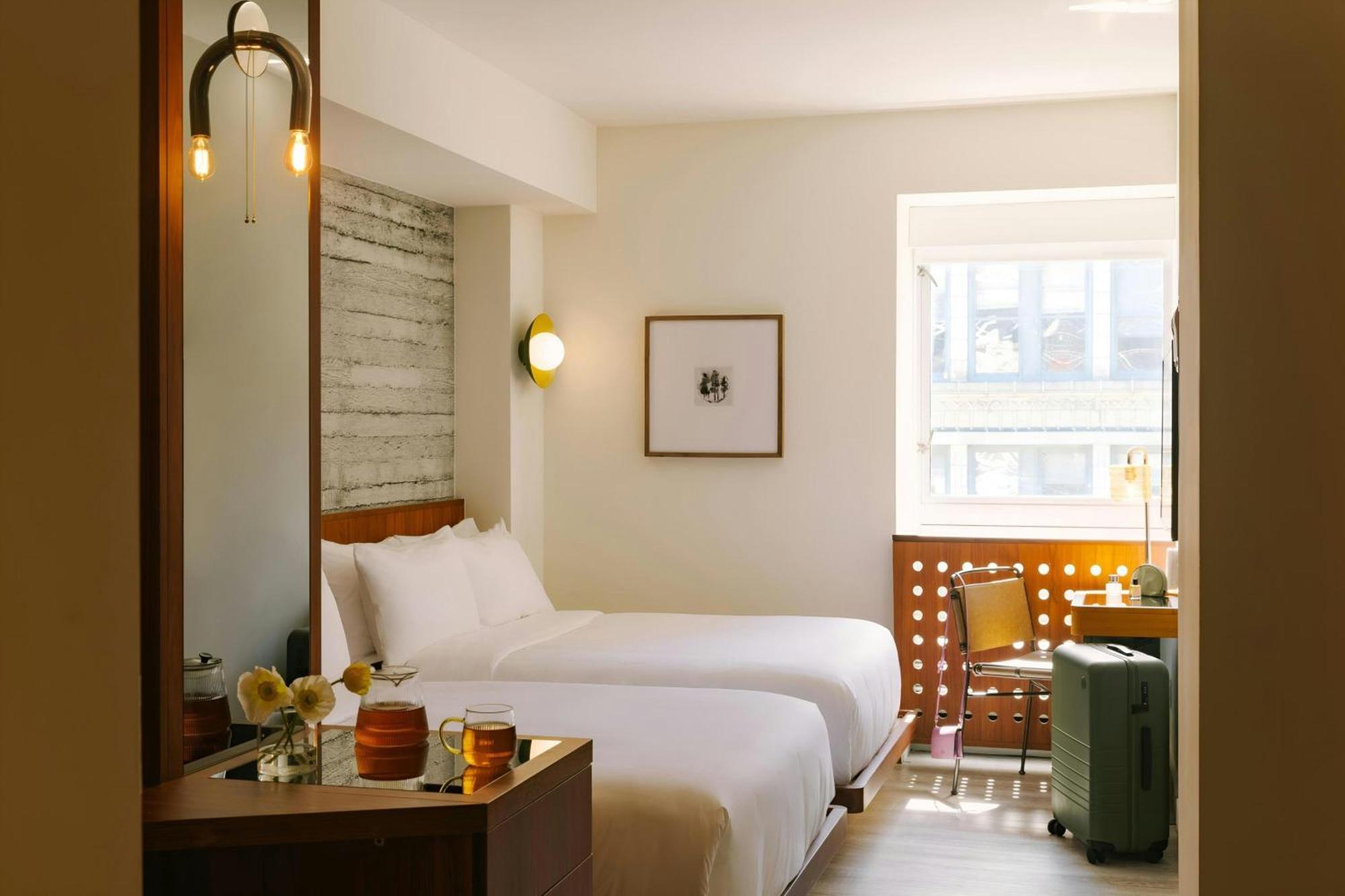 Henri On 24 Hotel Chelsea, Sonder By Marriott Bonvoy Hotel New York