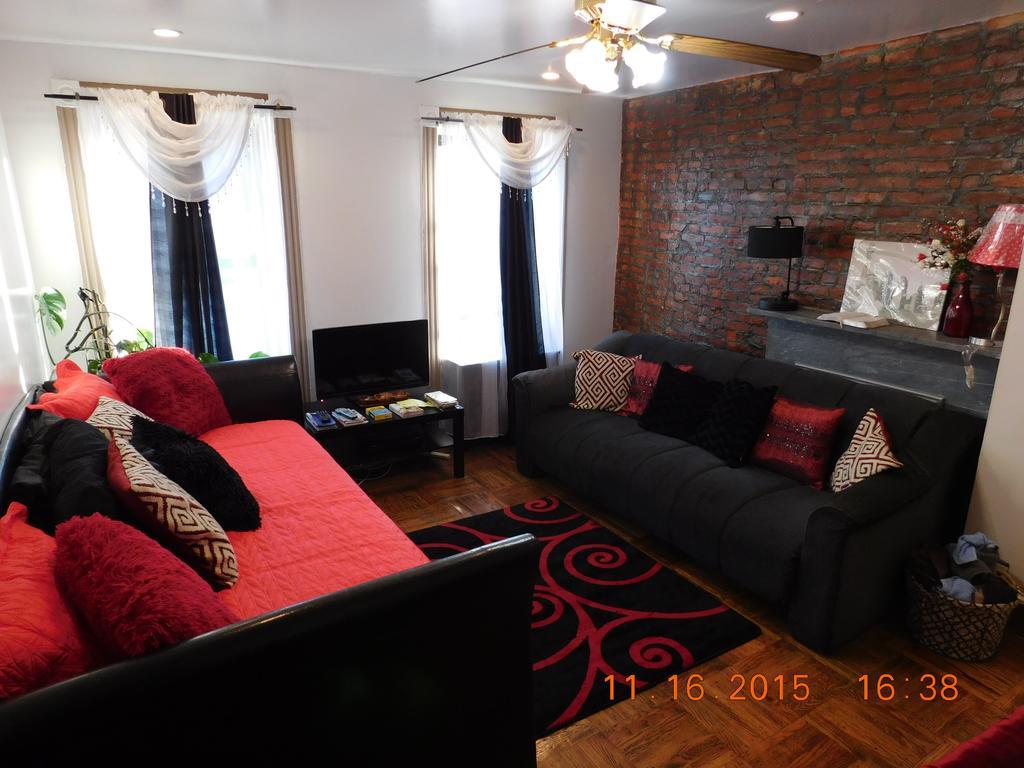Debbie's Place Apartment *