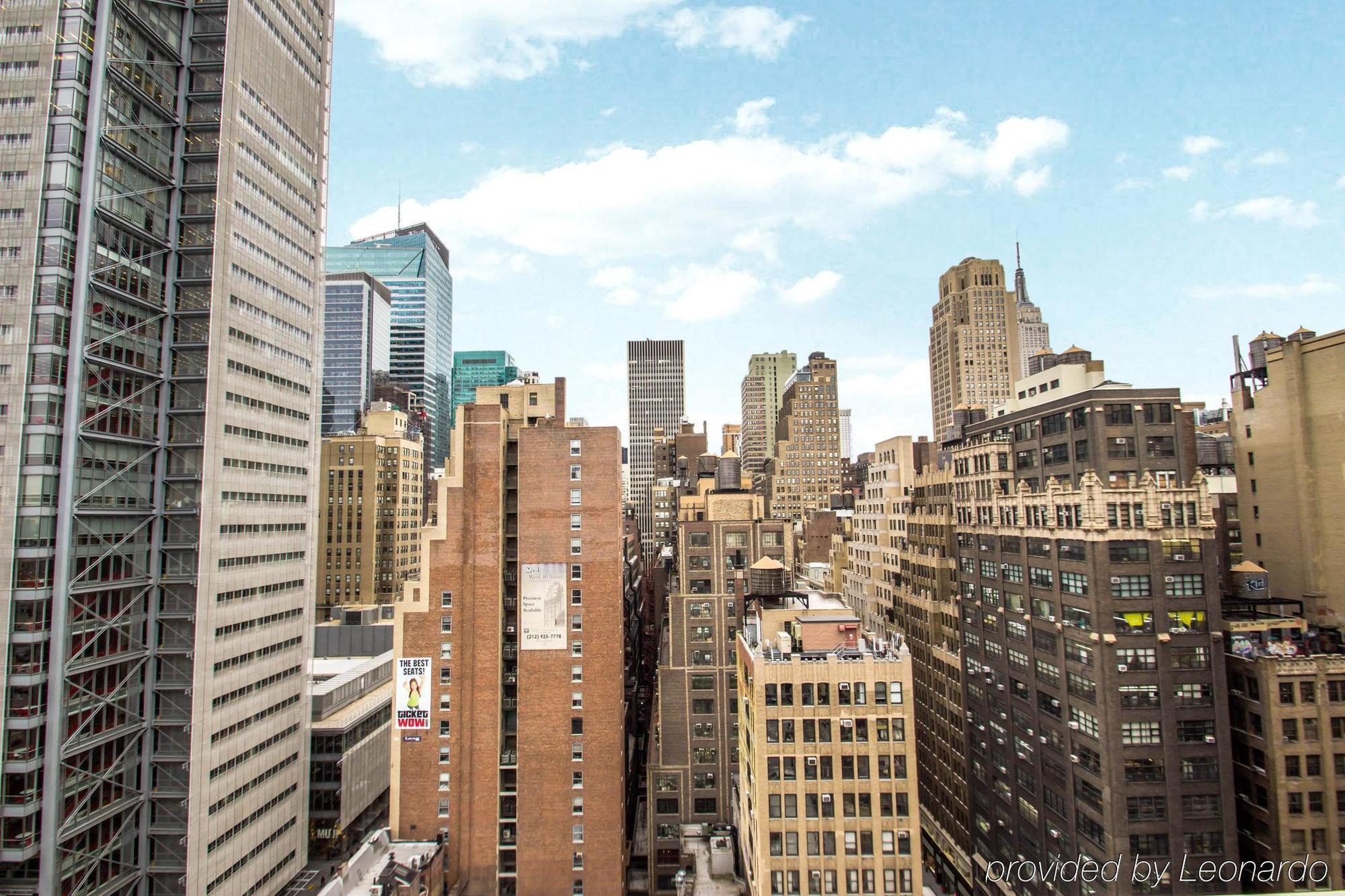 Hotel Comfort Times Square South Area 3*