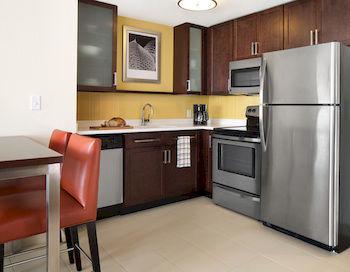 By Marriott The Bronx At Metro Center Atrium 3*