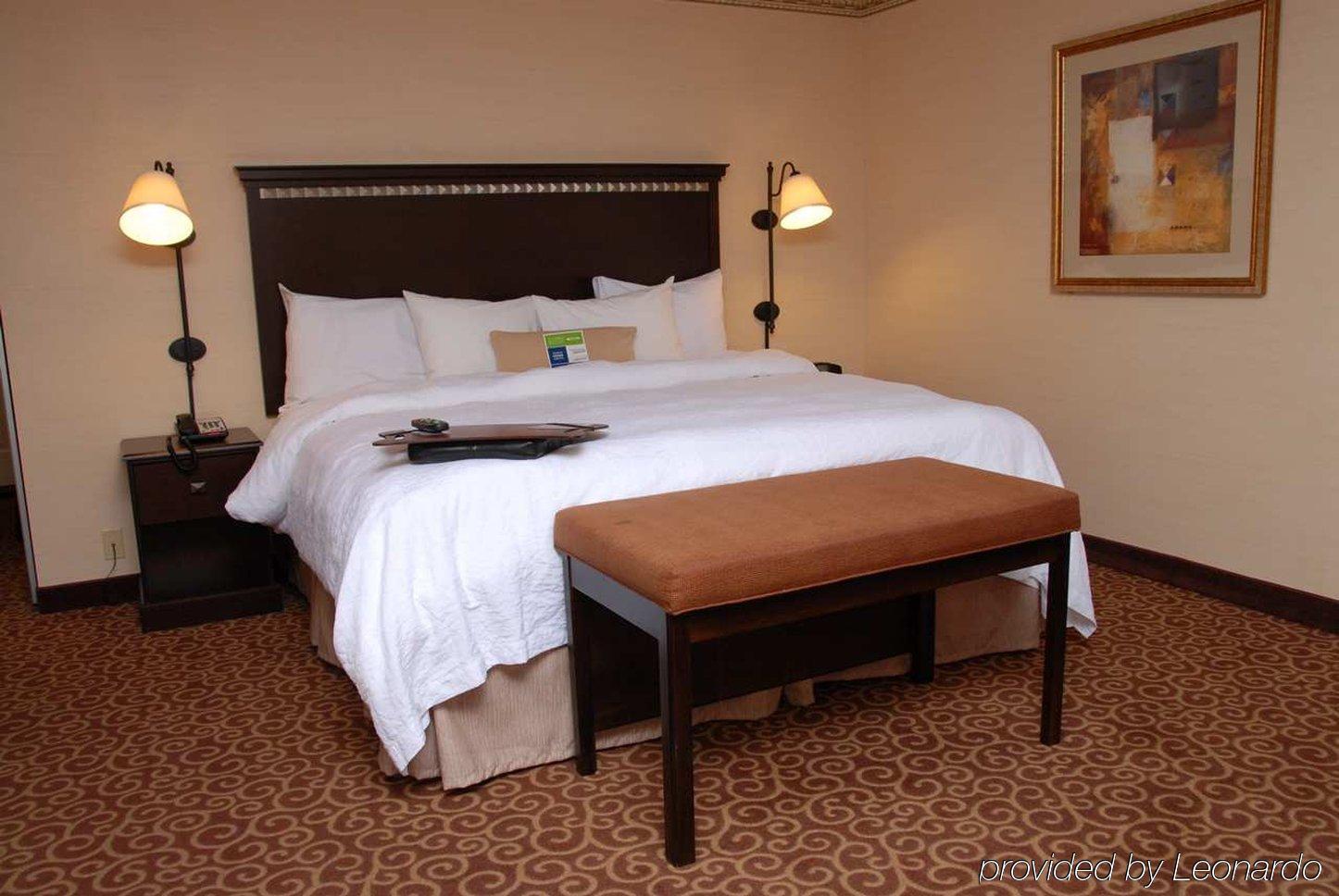 Hotel Hampton & Staten Island 3*