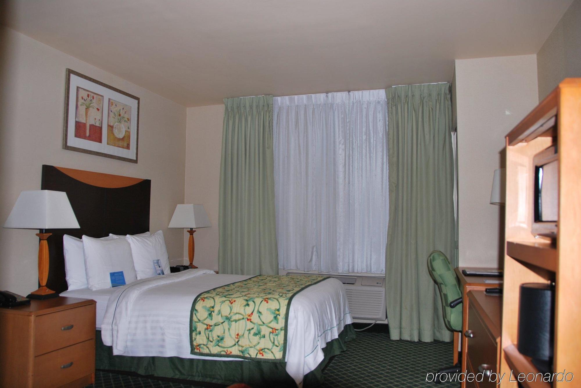 Hotel Fairfield By Marriott Jfk Airport
