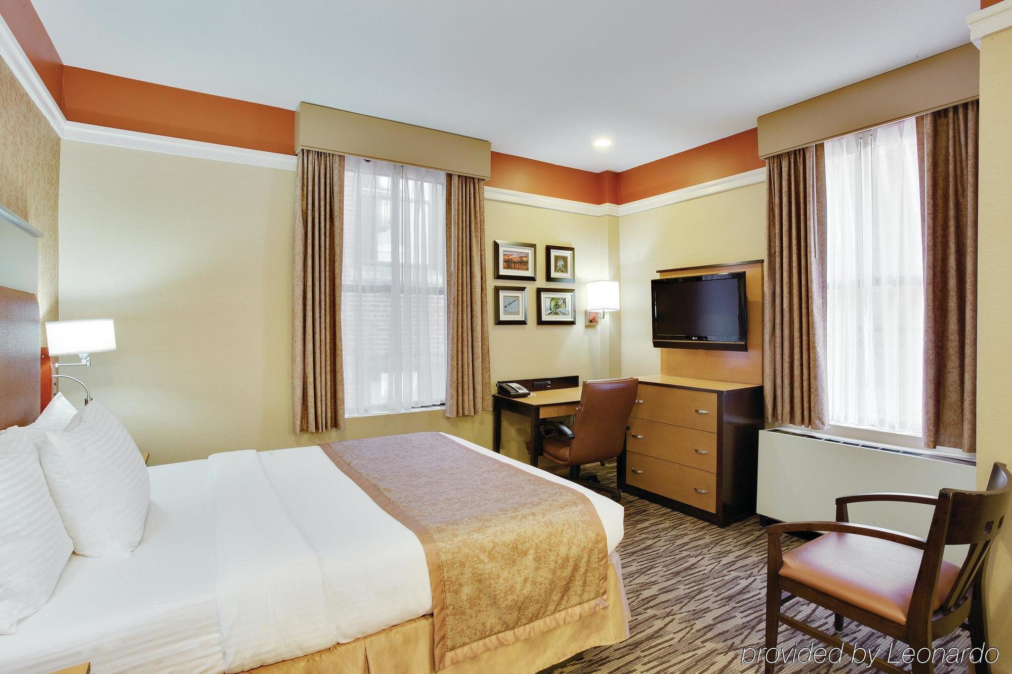 The At Fifth Avenue 3* New York