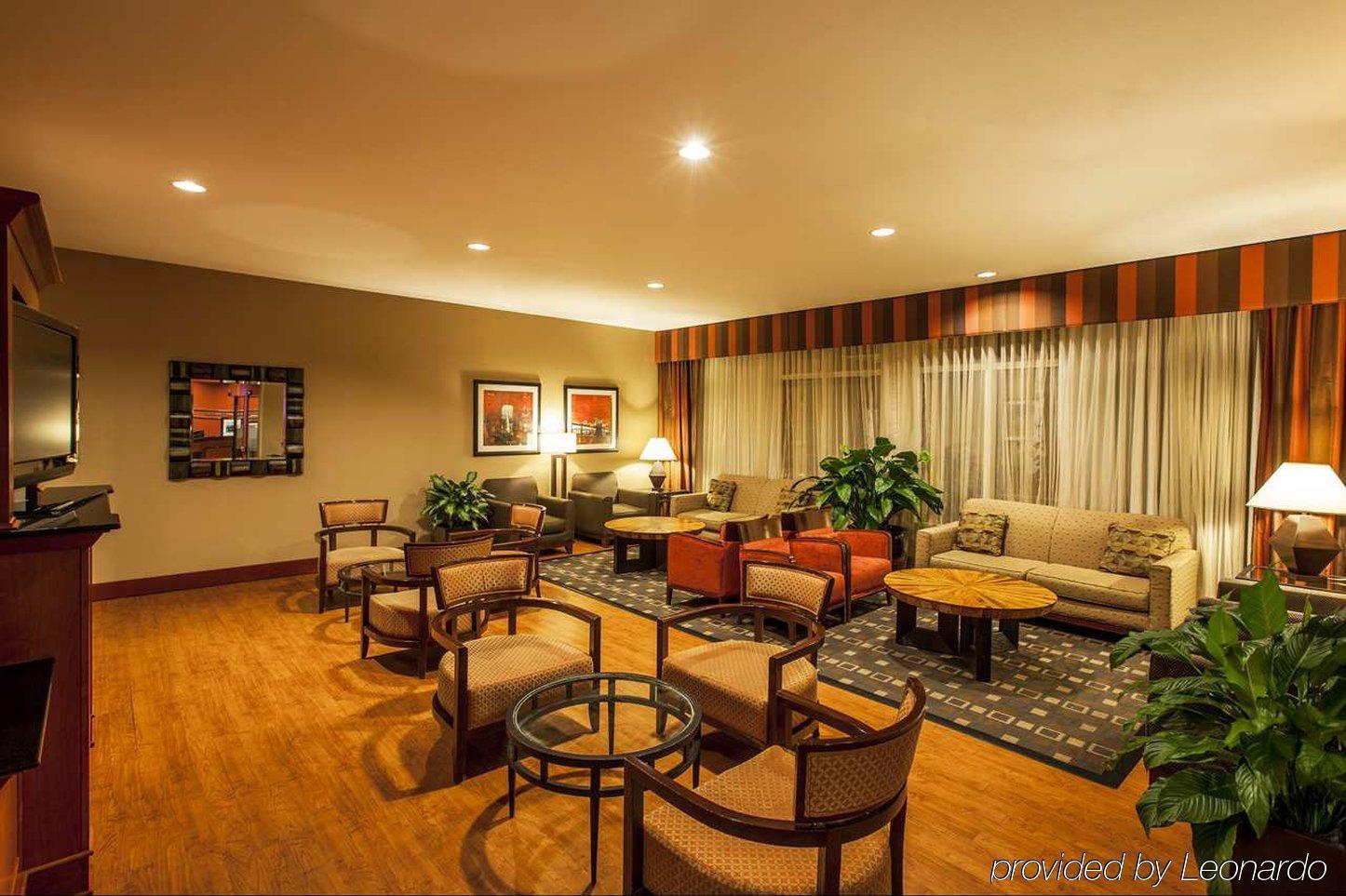 Hotel Hampton - Laguardia Airport 3*