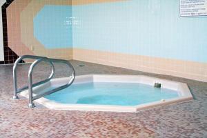 Best Western Queens Court Hotel 3*