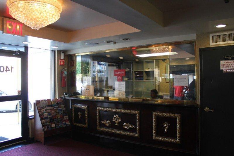 Brooklyn Motor Hotel 2*